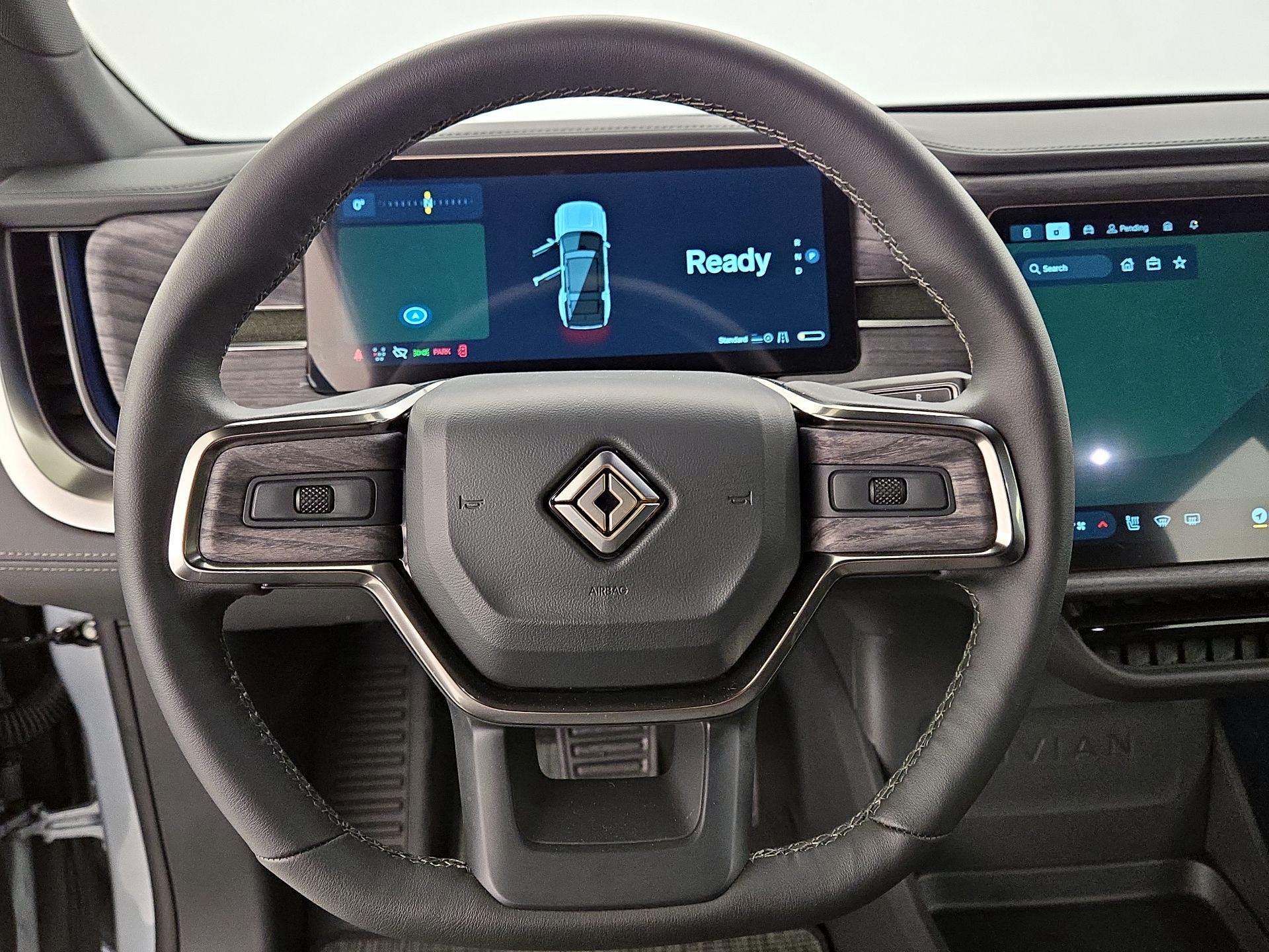 Thumbnail: 2026 Rivian R1S - 10