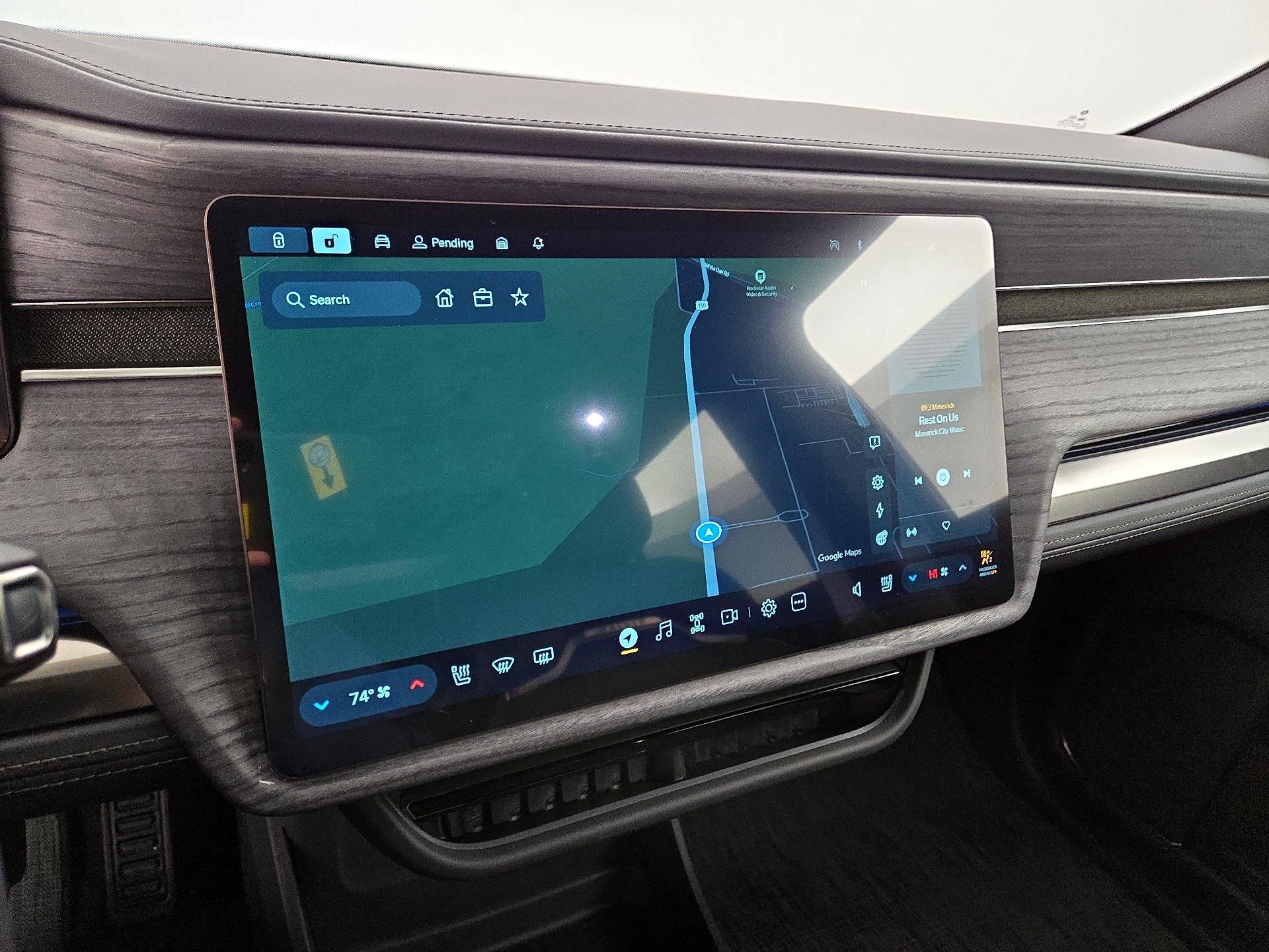 Thumbnail: 2026 Rivian R1S - 13