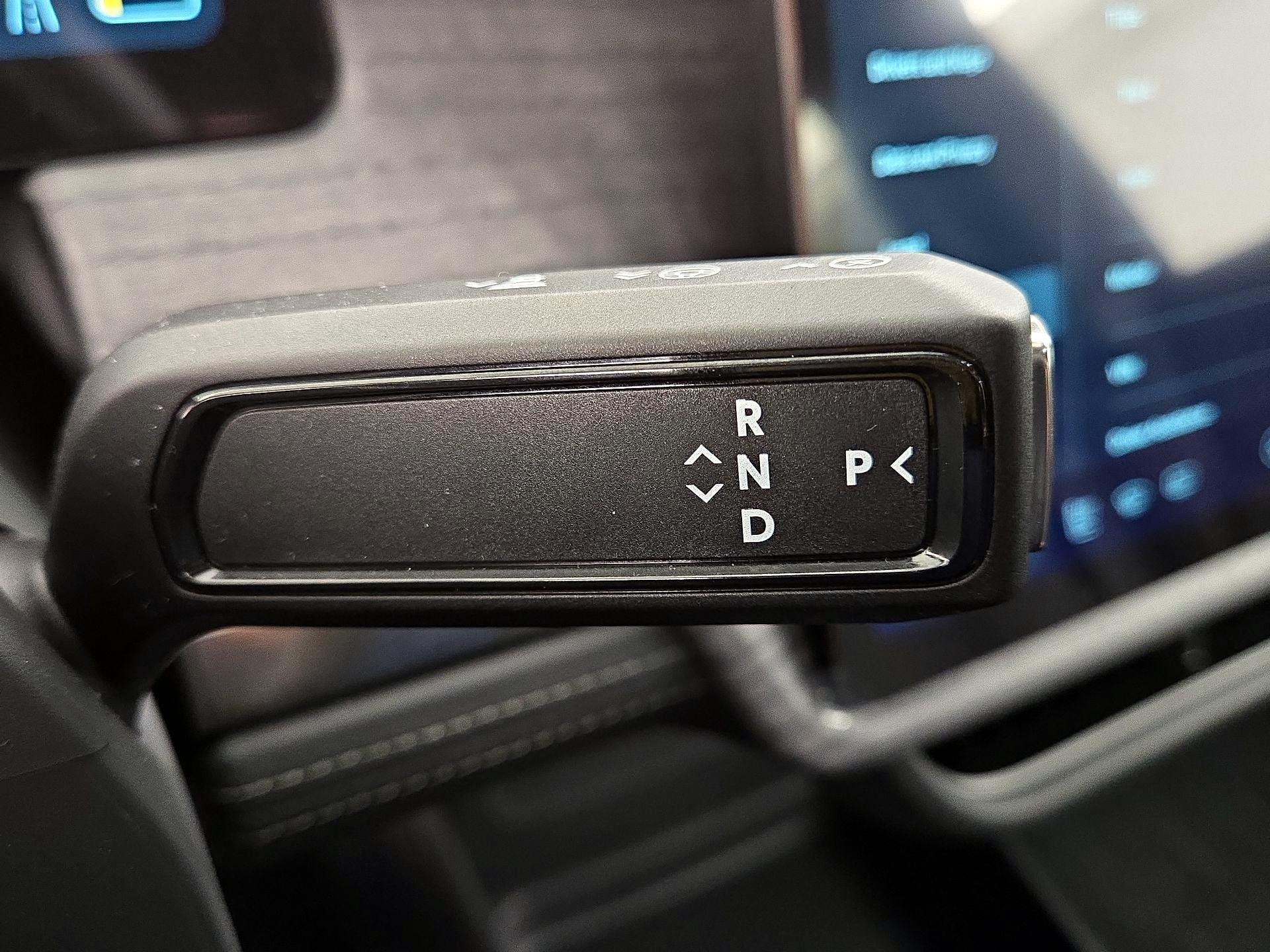 Thumbnail: 2026 Rivian R1S - 17