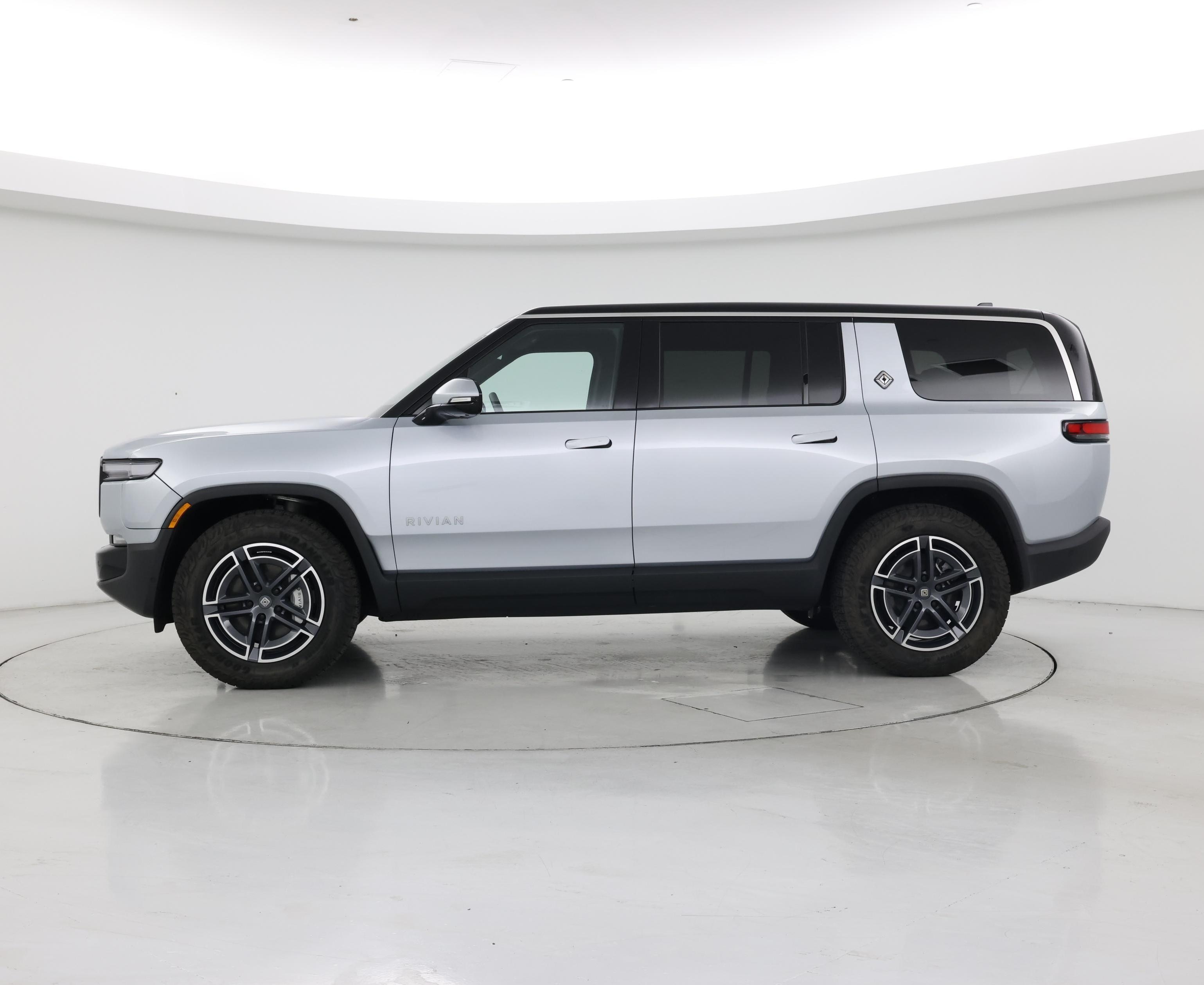 Thumbnail: 2026 Rivian R1S - 3