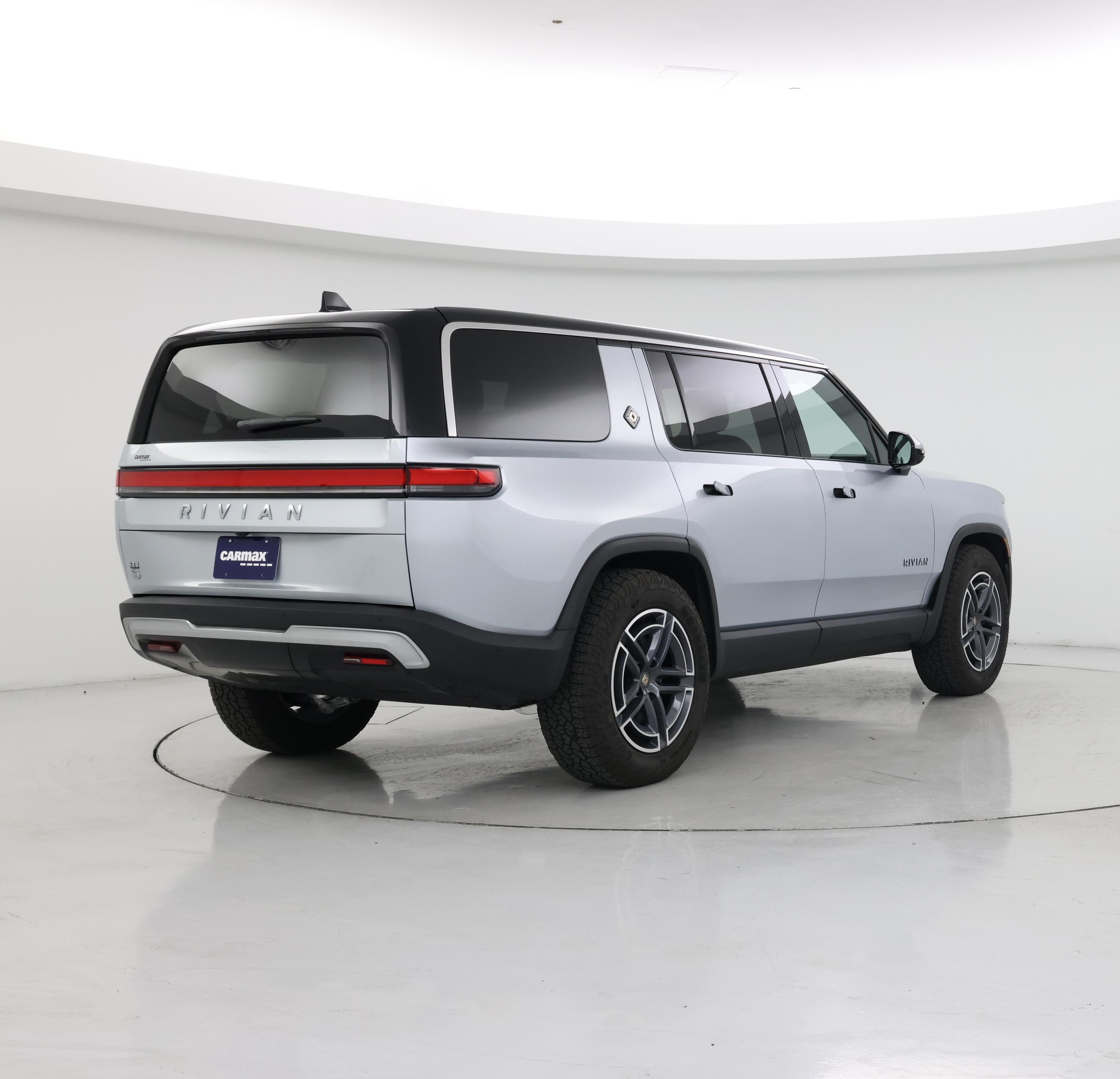 Thumbnail: 2026 Rivian R1S - 8