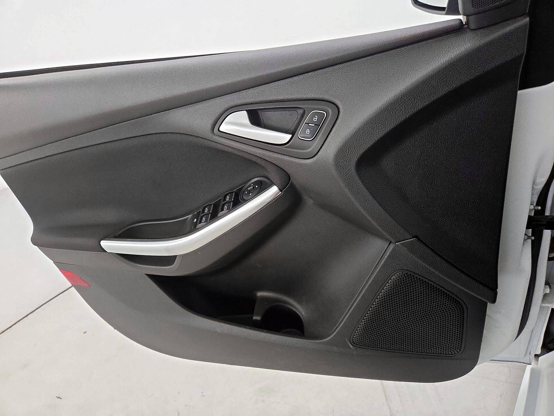 Thumbnail: 2018 Ford Focus - 12