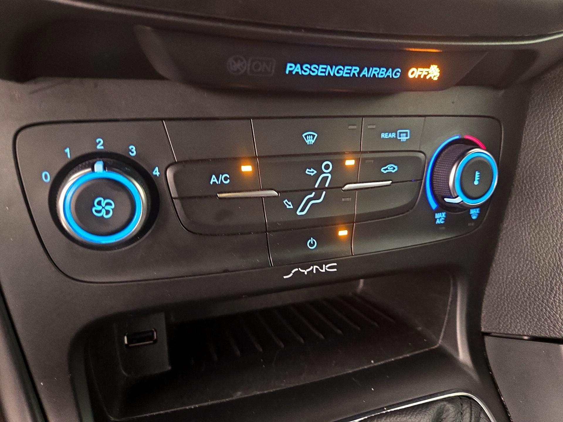 Thumbnail: 2018 Ford Focus - 16