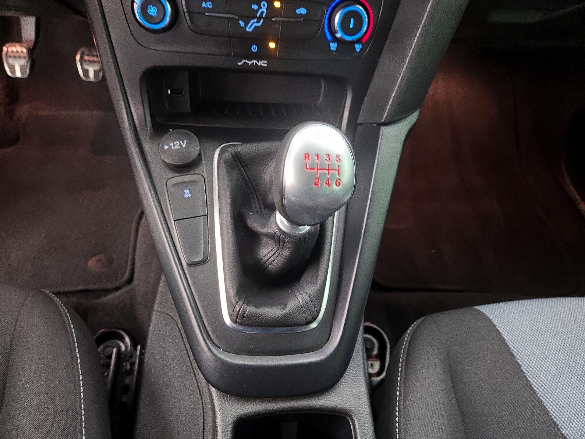 Thumbnail: 2018 Ford Focus - 17