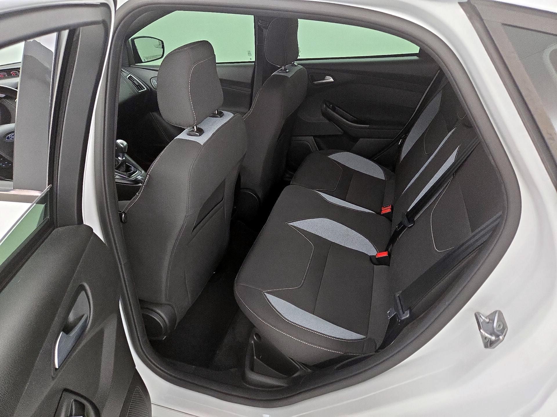 Thumbnail: 2018 Ford Focus - 19