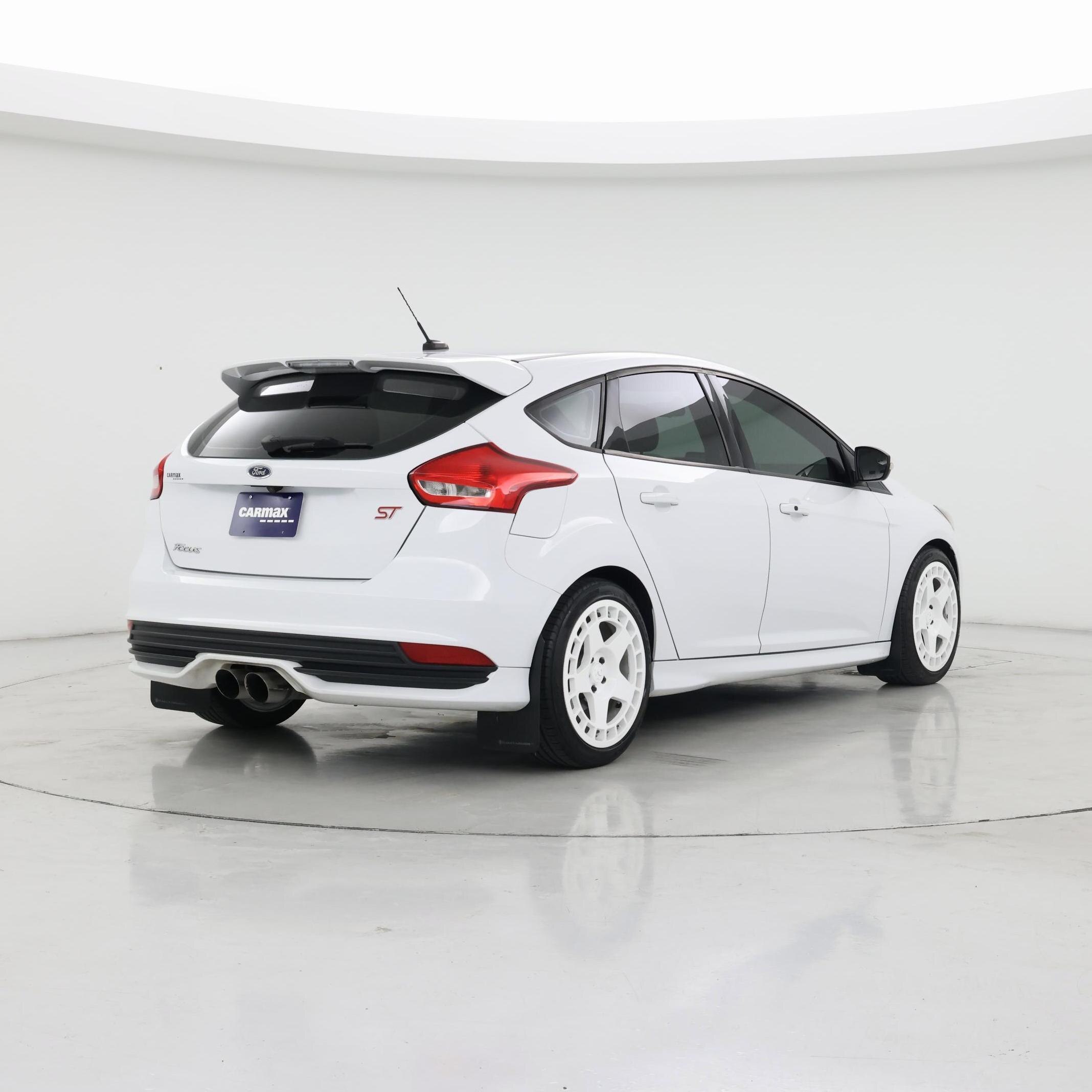 Thumbnail: 2018 Ford Focus - 8