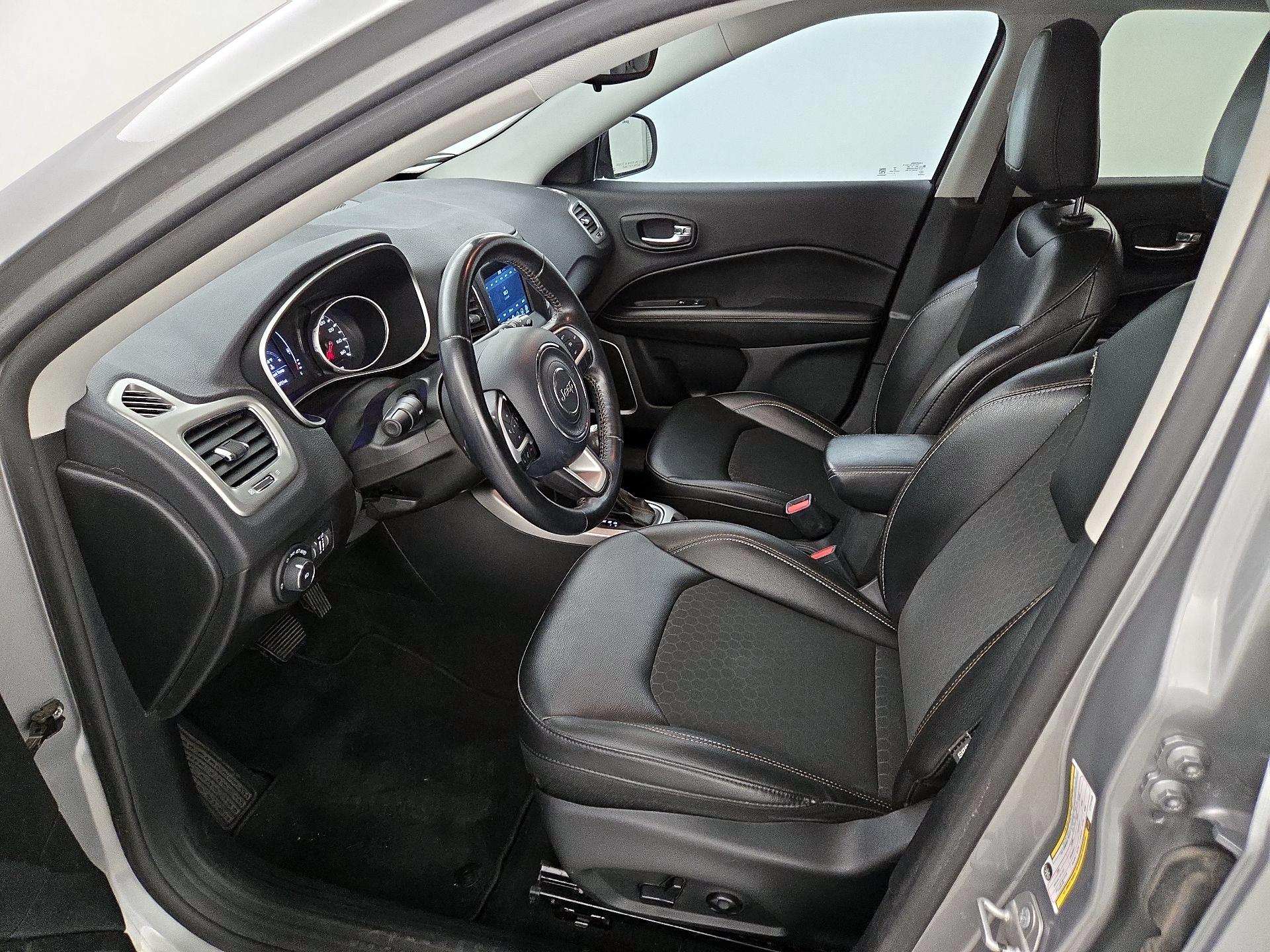 Thumbnail: 2020 Jeep Compass - 11