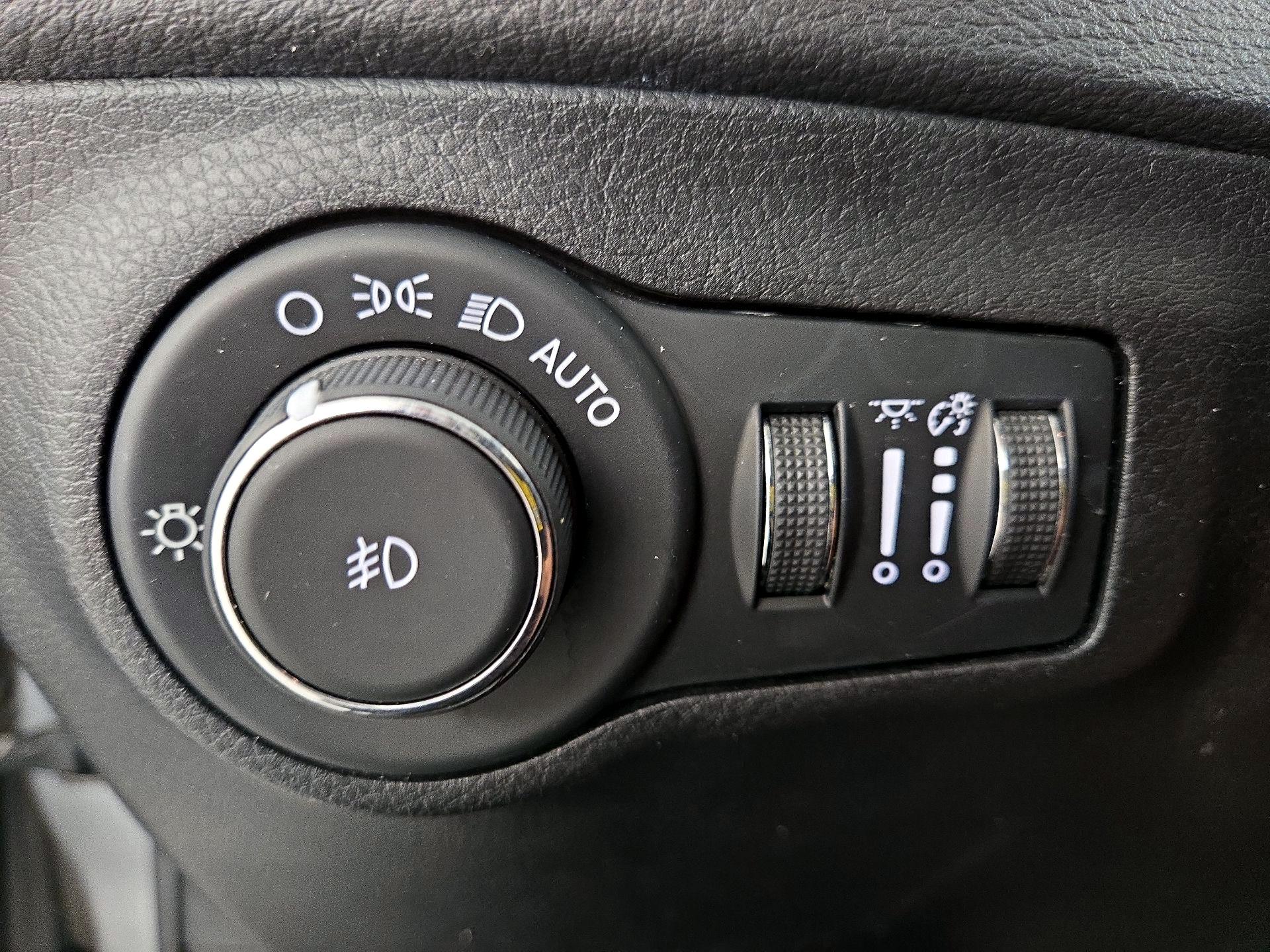 Thumbnail: 2020 Jeep Compass - 13