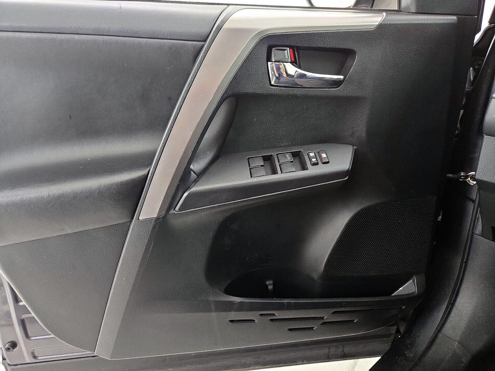 Thumbnail: 2017 Toyota RAV4 - 12