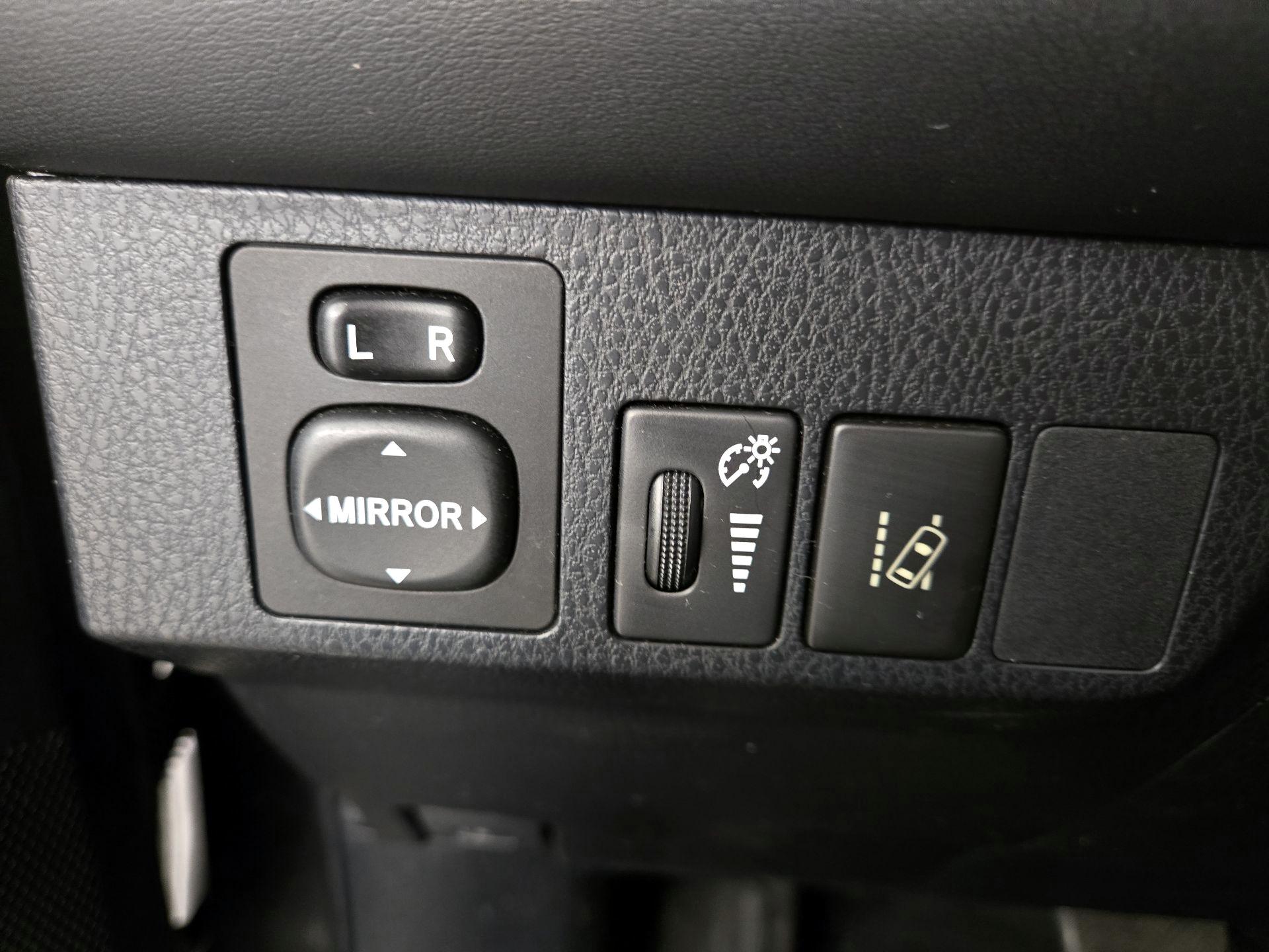 Thumbnail: 2017 Toyota RAV4 - 13