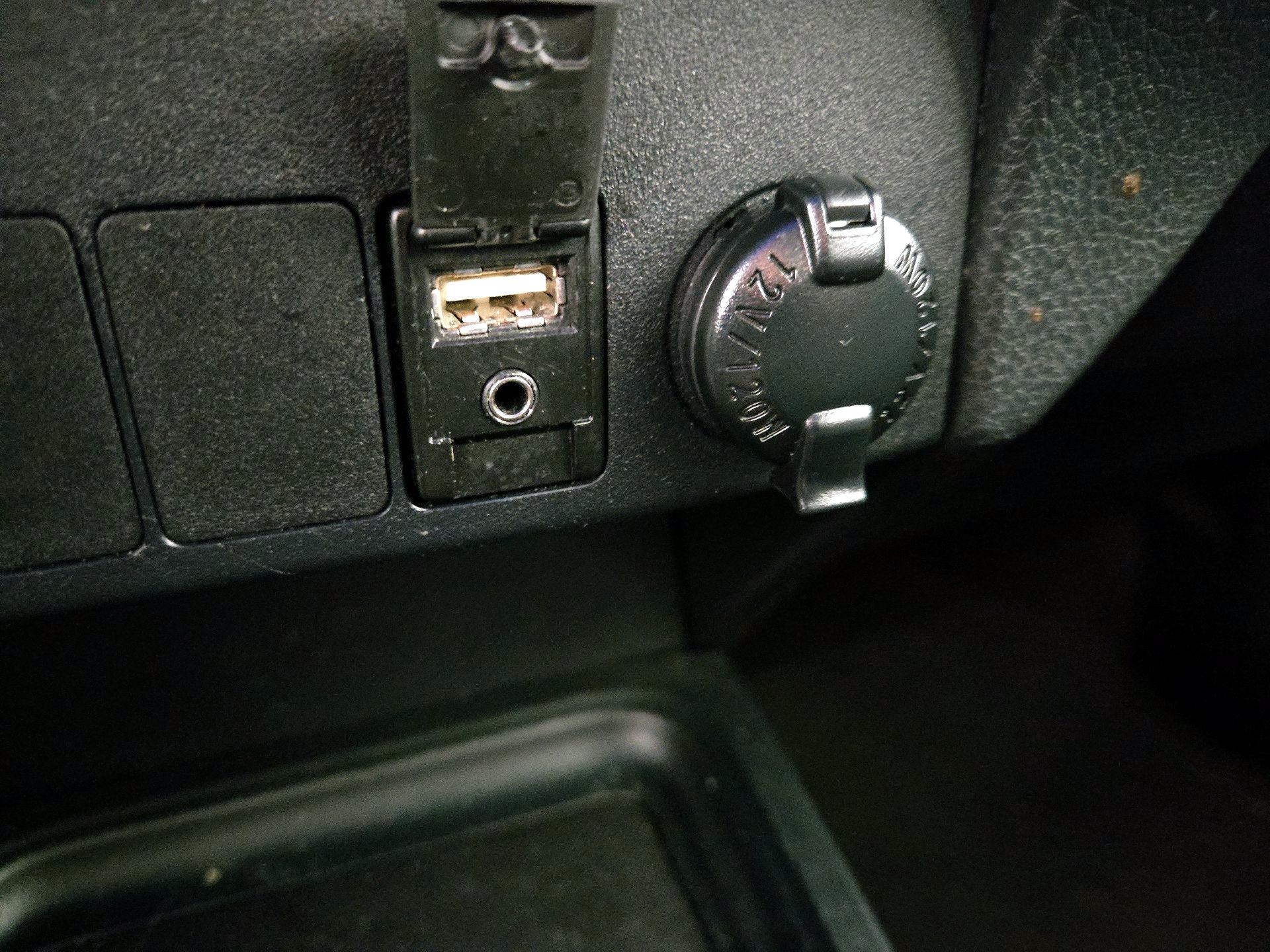 Thumbnail: 2017 Toyota RAV4 - 18