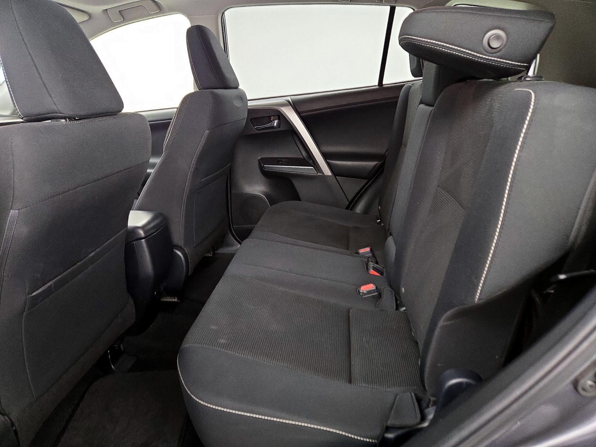 Thumbnail: 2017 Toyota RAV4 - 20