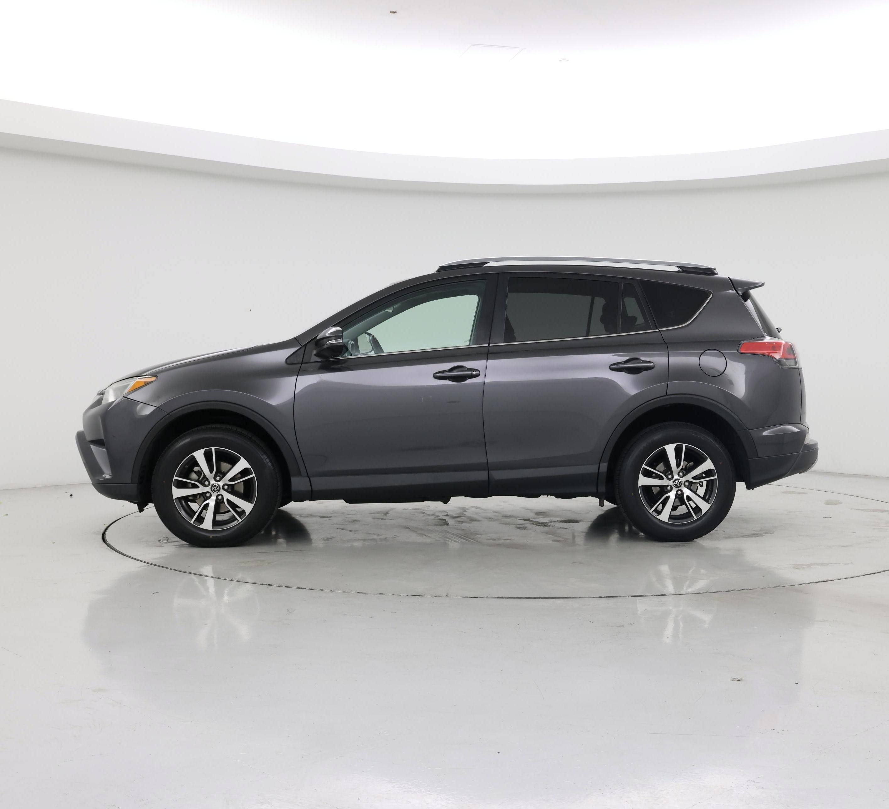 Thumbnail: 2017 Toyota RAV4 - 3