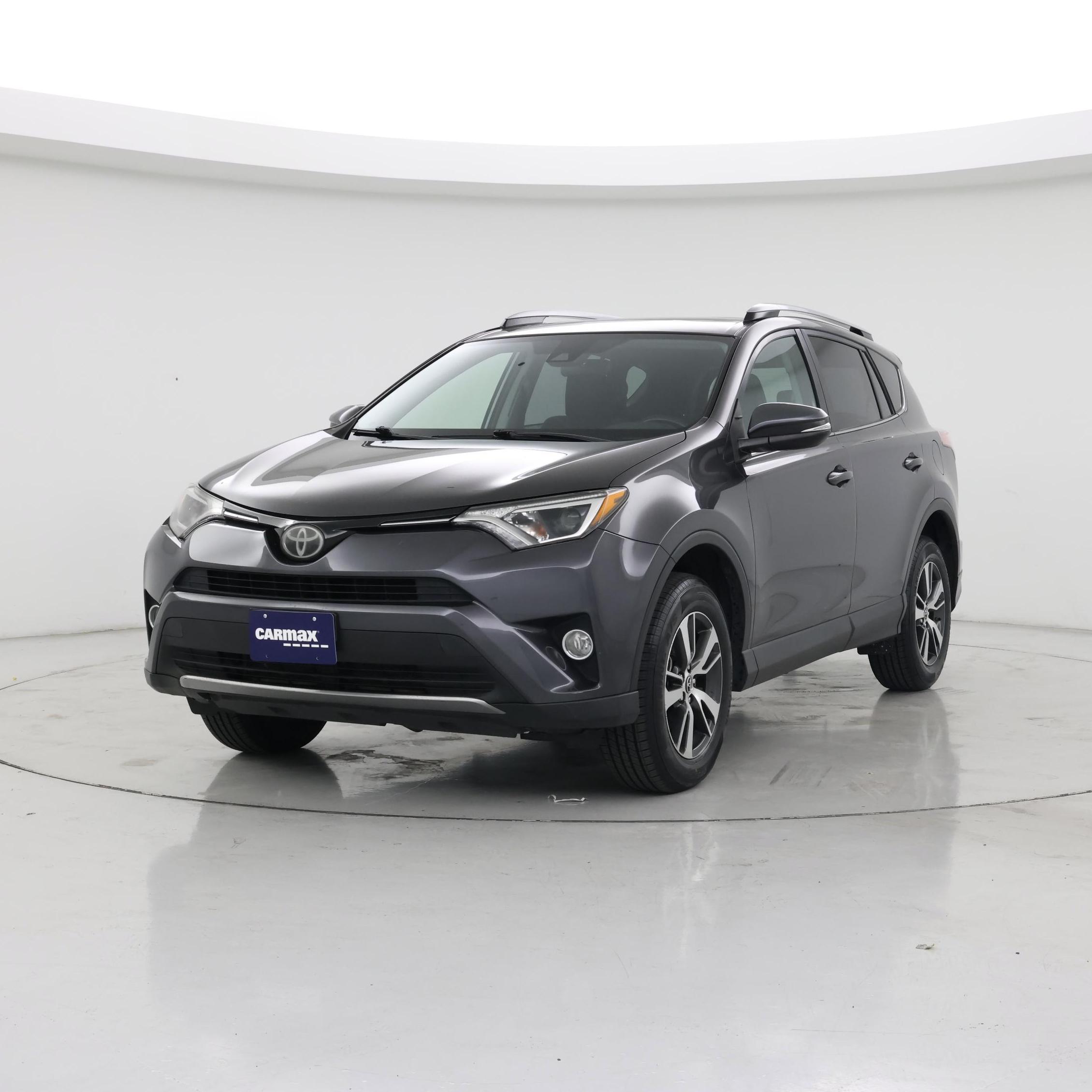 Thumbnail: 2017 Toyota RAV4 - 4