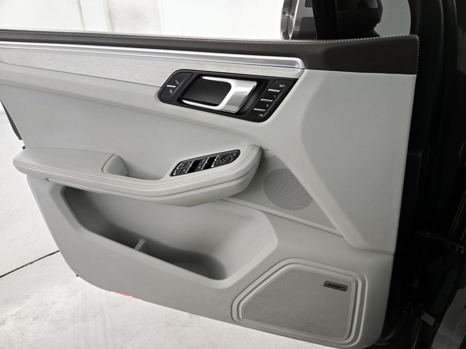 Thumbnail: 2018 Porsche Macan - 12