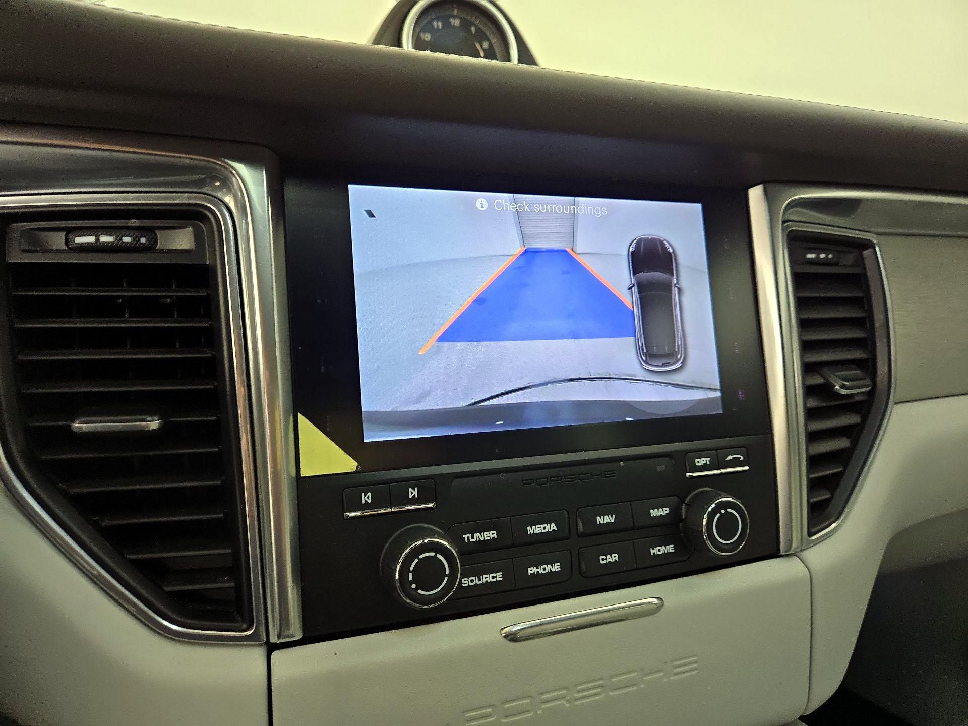 Thumbnail: 2018 Porsche Macan - 15