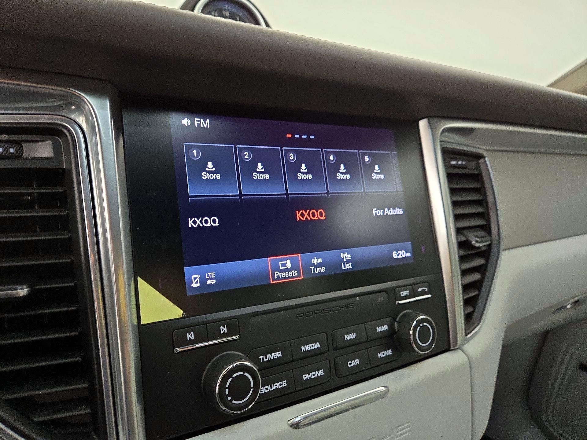 Thumbnail: 2018 Porsche Macan - 16