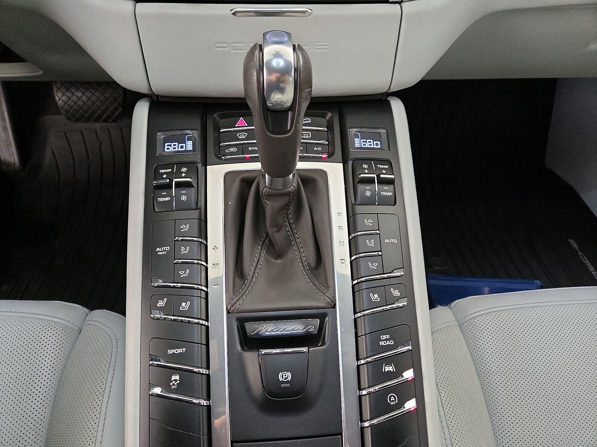 Thumbnail: 2018 Porsche Macan - 18