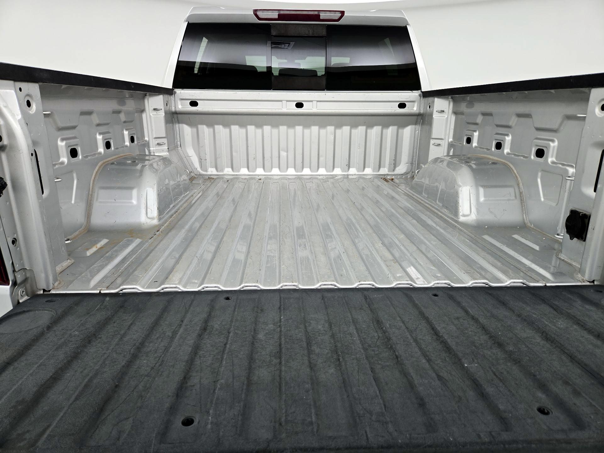 Thumbnail: 2019 Chevrolet Silverado 1500 - 20