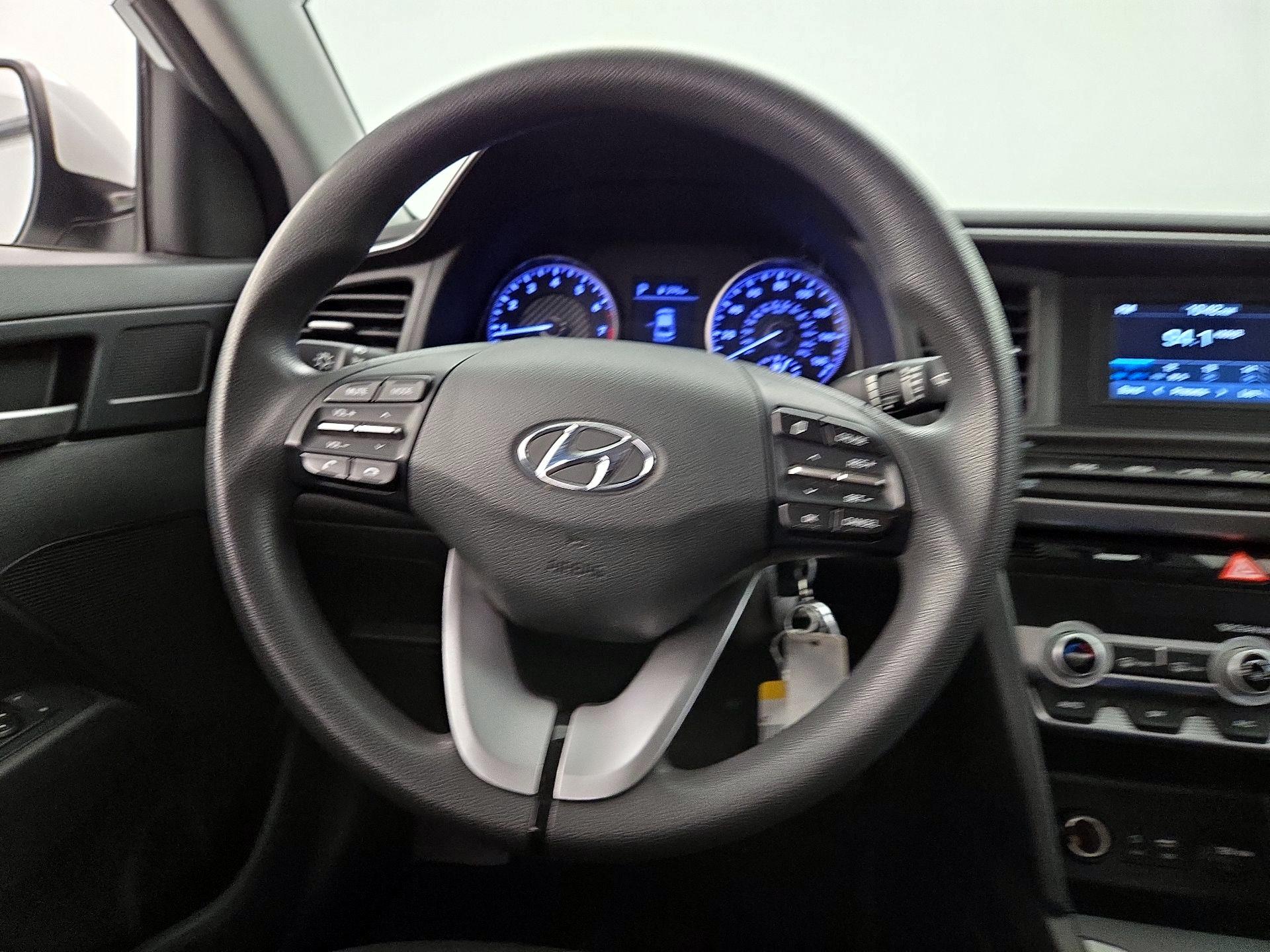 Thumbnail: 2020 Hyundai Elantra - 10