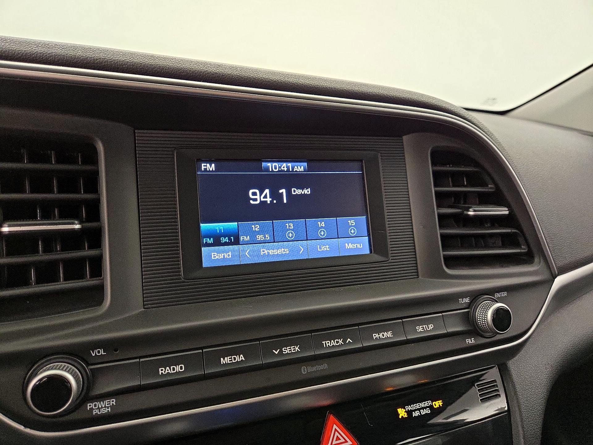 Thumbnail: 2020 Hyundai Elantra - 15