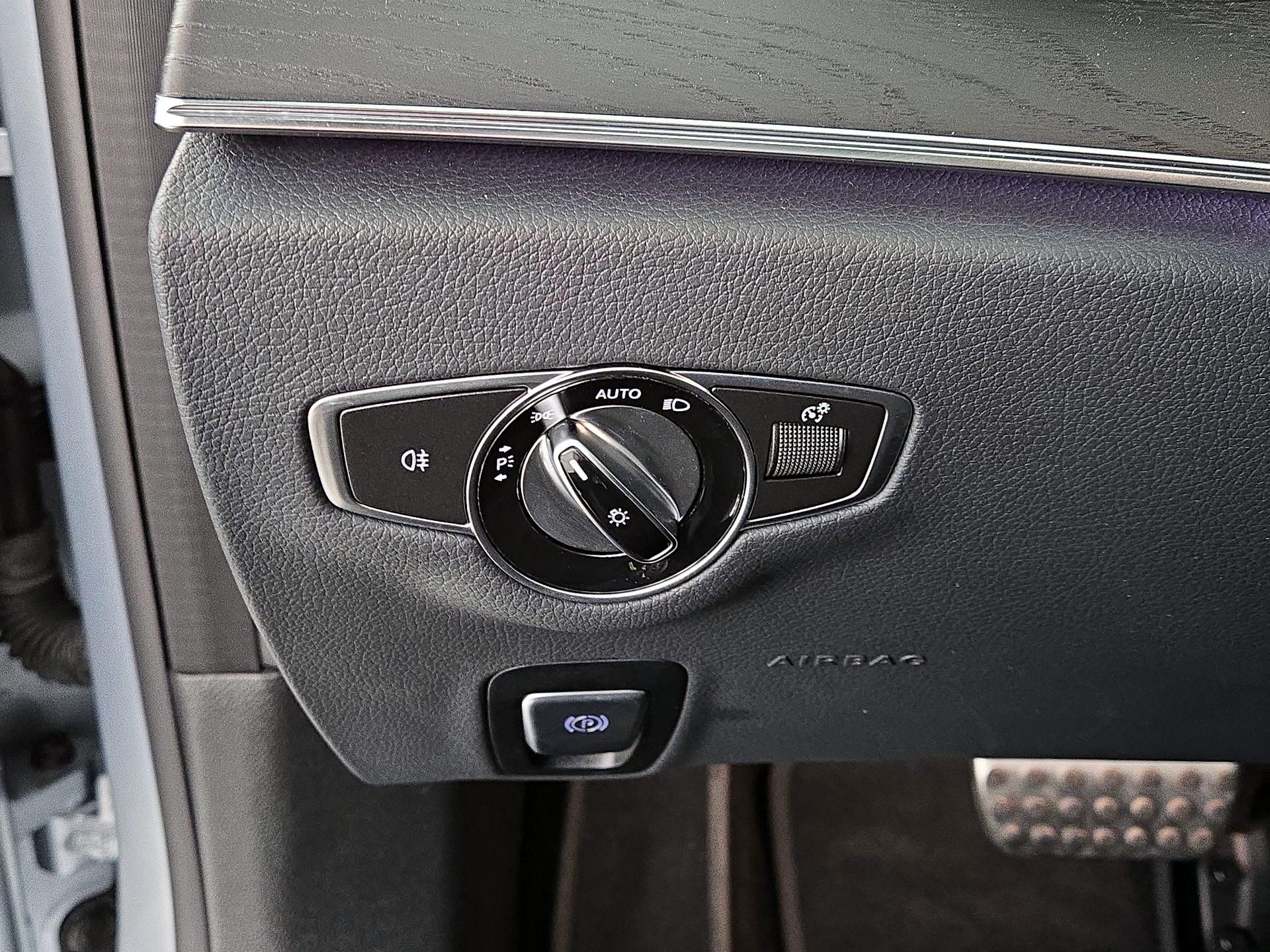 Thumbnail: 2021 Mercedes-Benz E-Class - 13