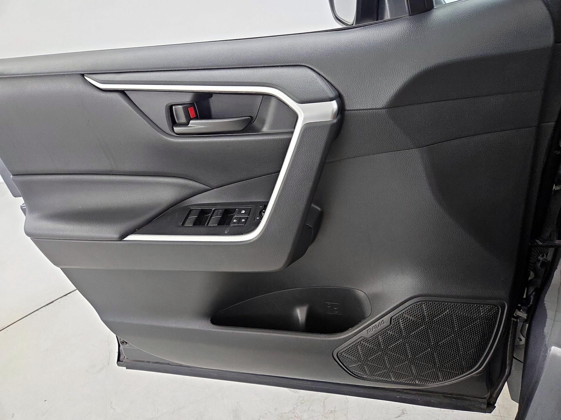 Thumbnail: 2023 Toyota RAV4 - 12