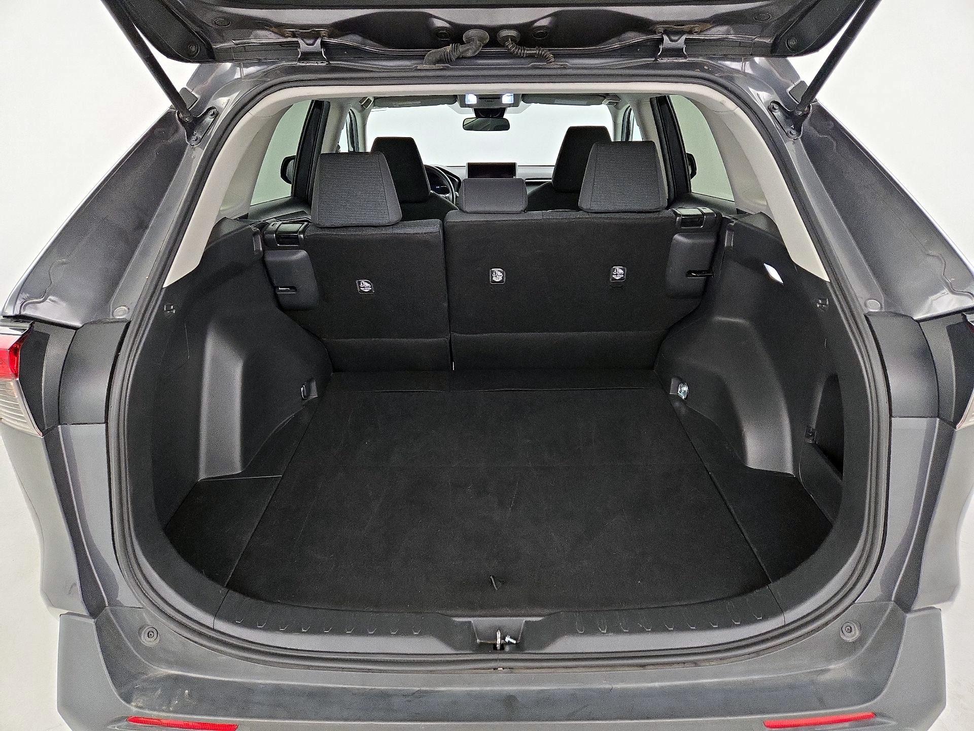 Thumbnail: 2023 Toyota RAV4 - 20