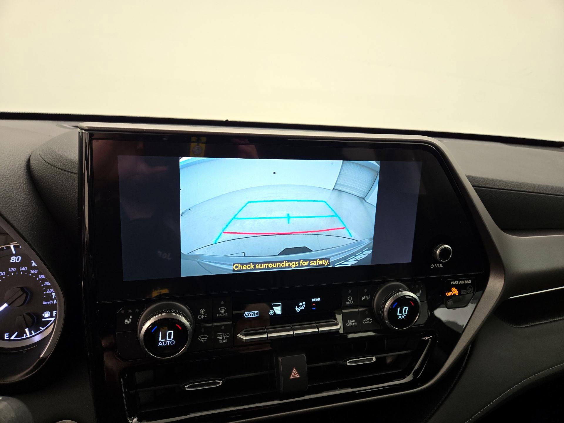 Thumbnail: 2024 Toyota Highlander - 15