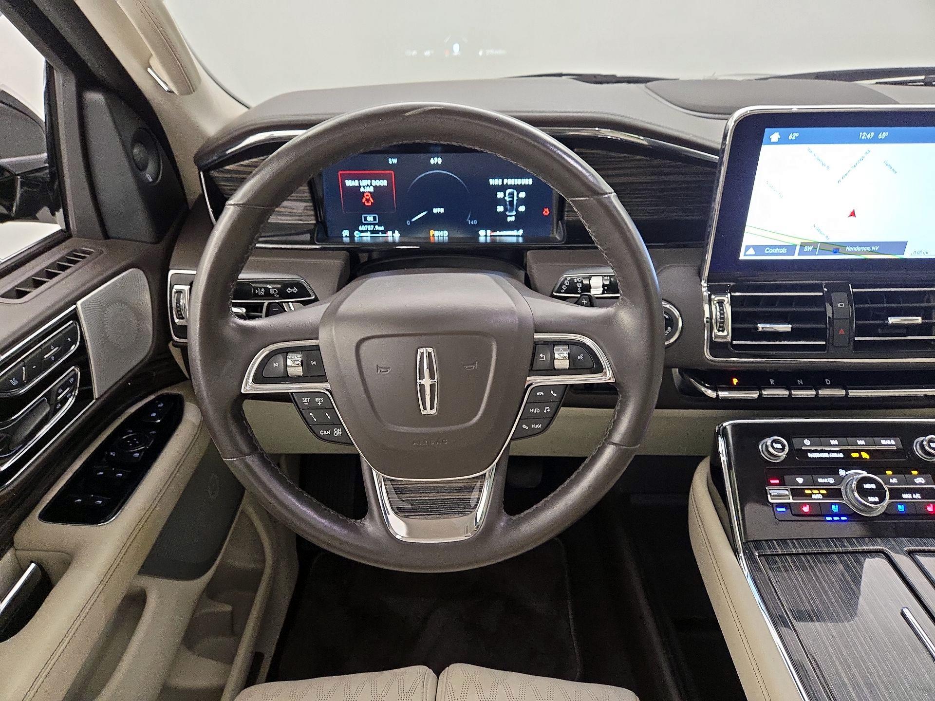 Thumbnail: 2019 Lincoln Navigator - 10