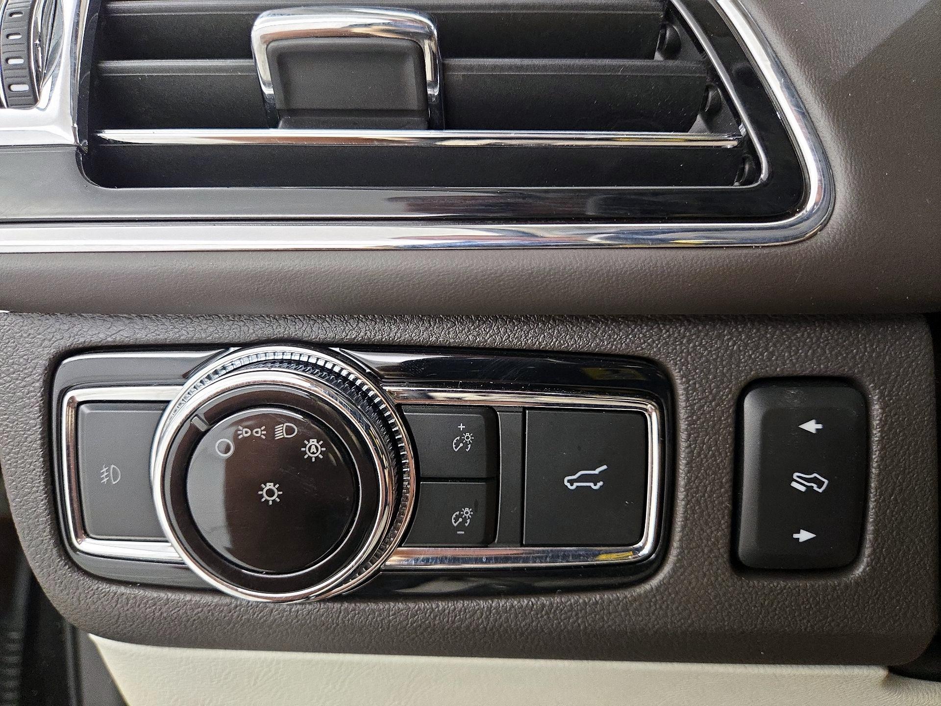 Thumbnail: 2019 Lincoln Navigator - 13