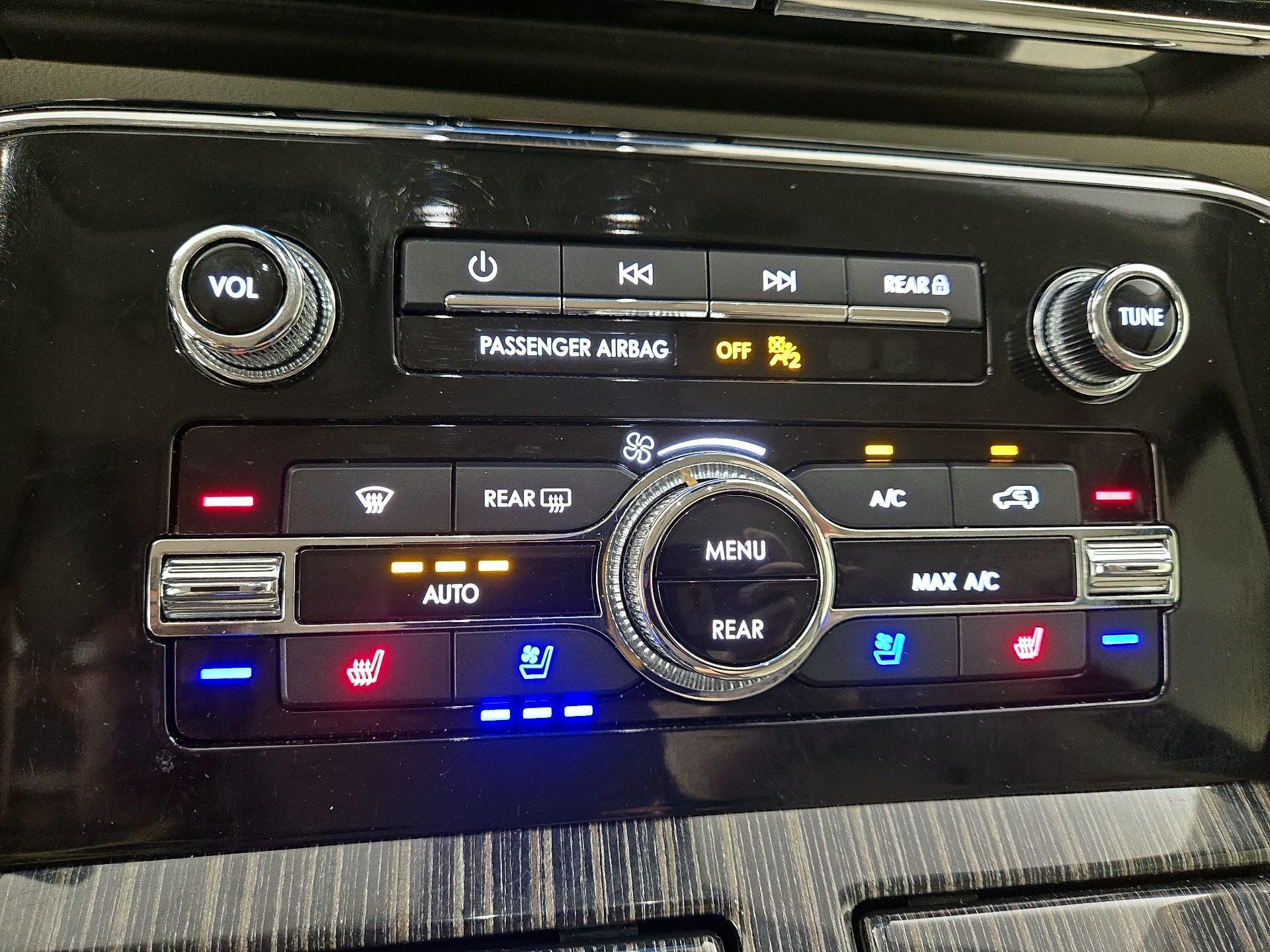 Thumbnail: 2019 Lincoln Navigator - 17