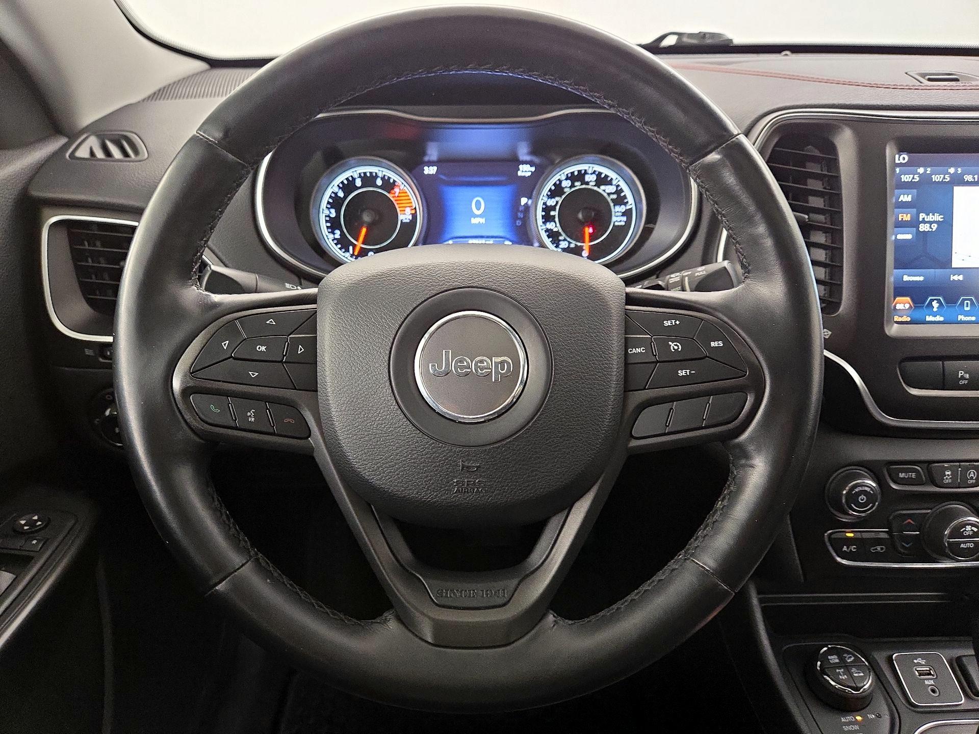 Thumbnail: 2019 Jeep Cherokee - 10