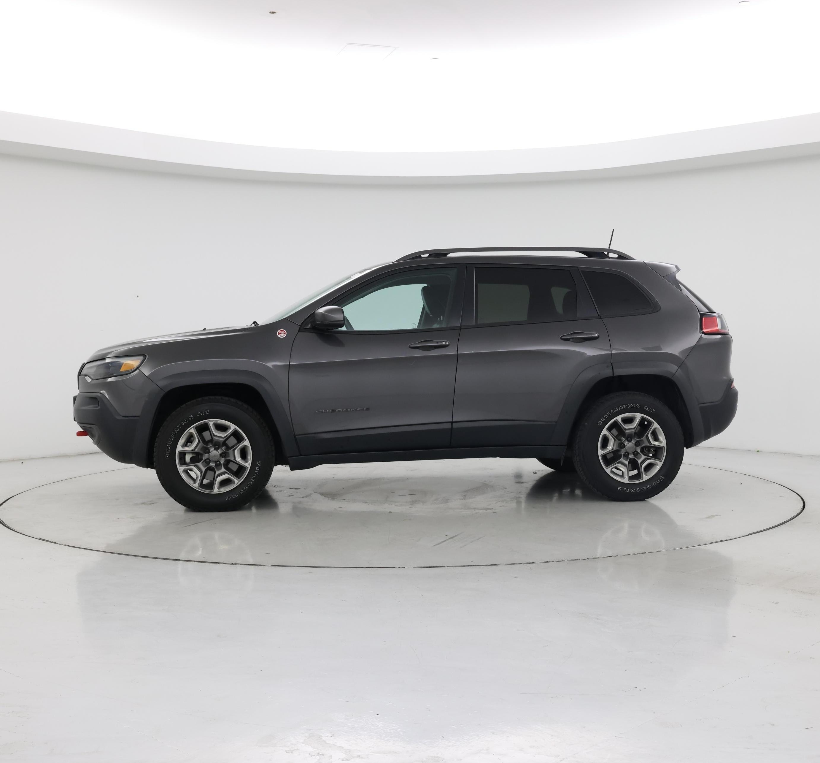 Thumbnail: 2019 Jeep Cherokee - 3