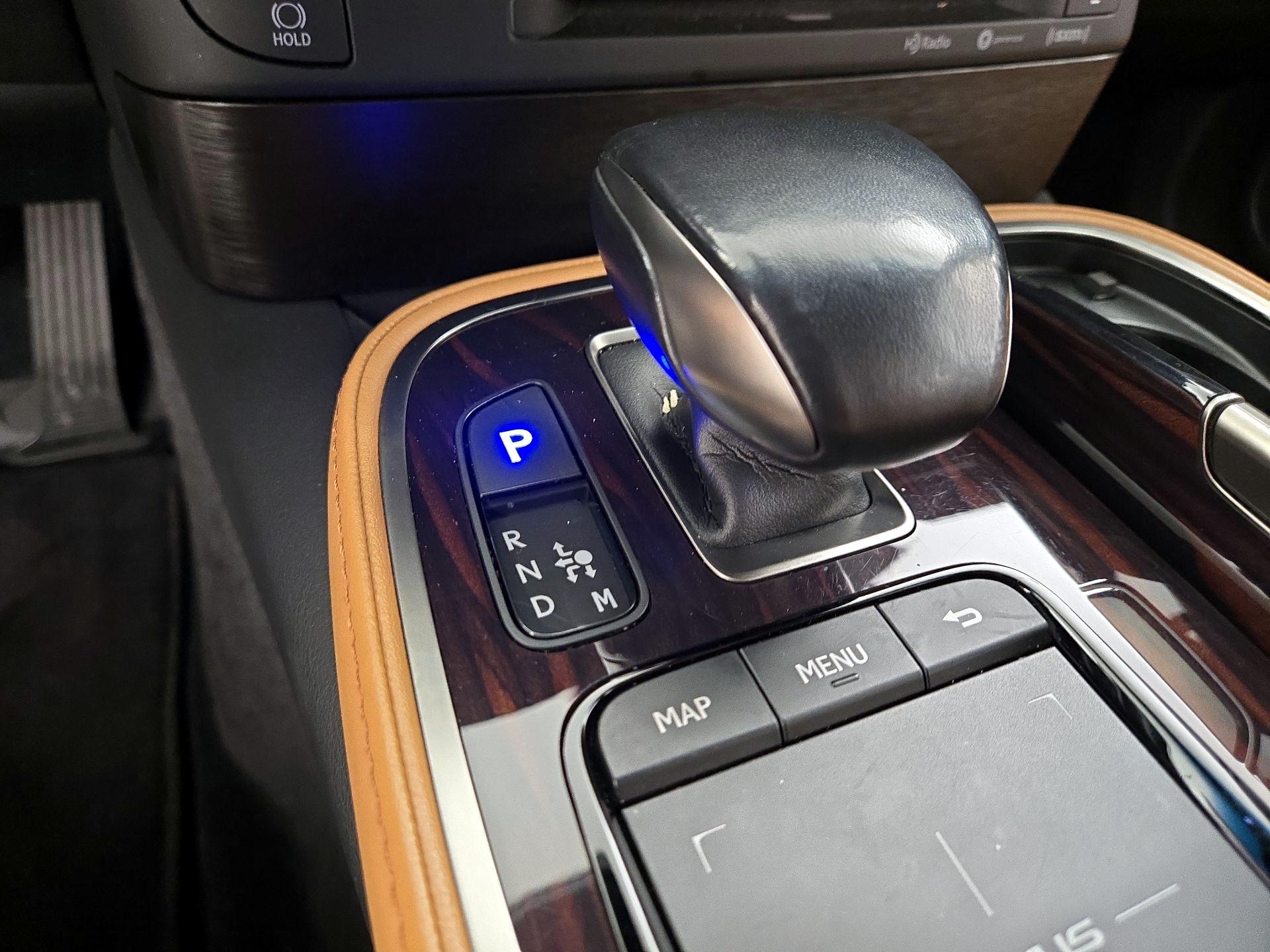 Thumbnail: 2021 Lexus LS - 16