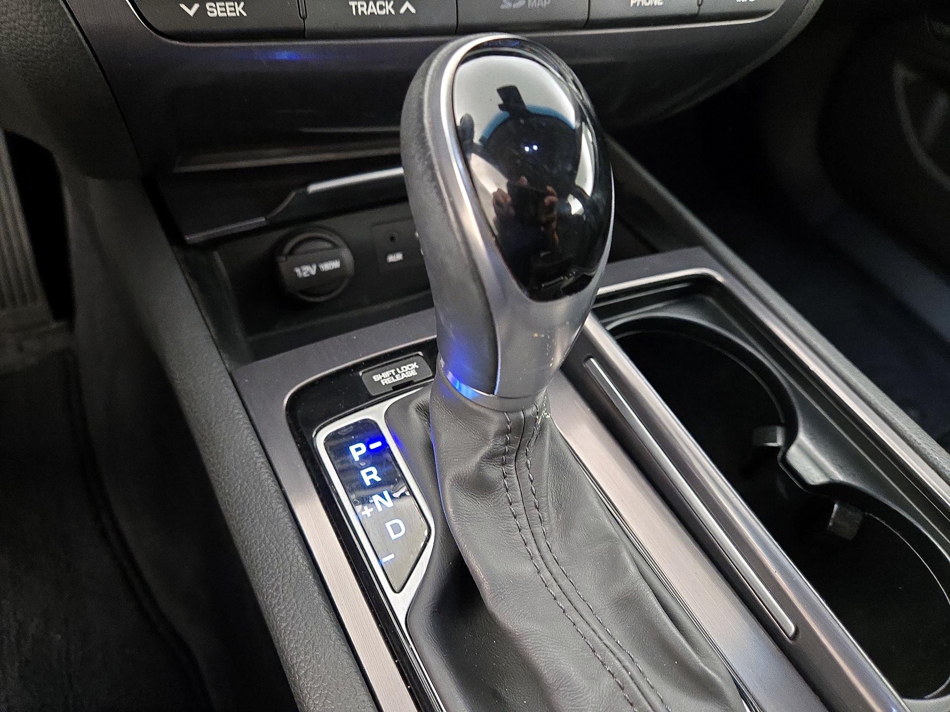 Thumbnail: 2015 Hyundai Genesis - 18