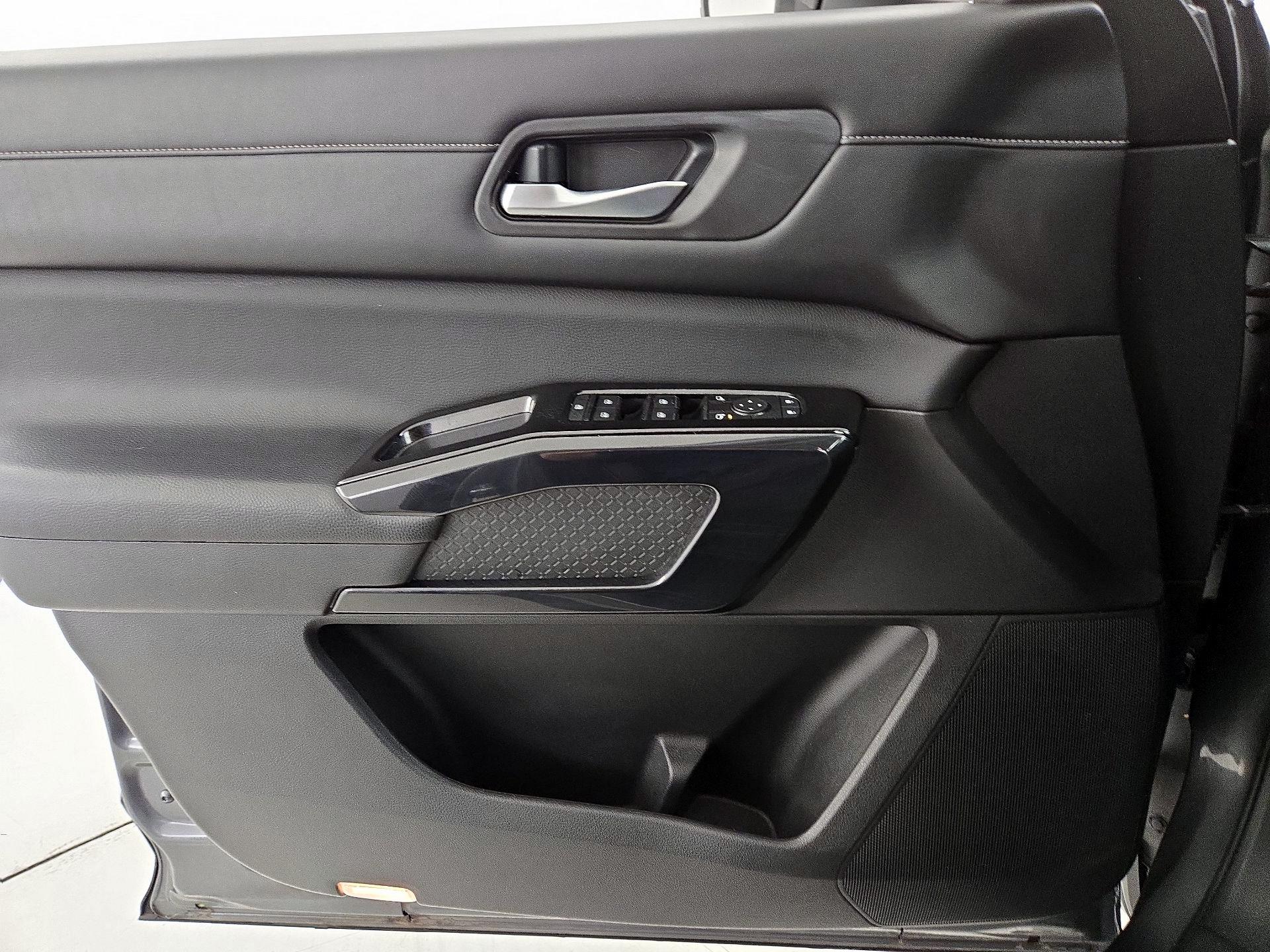 Thumbnail: 2022 Nissan Pathfinder - 12