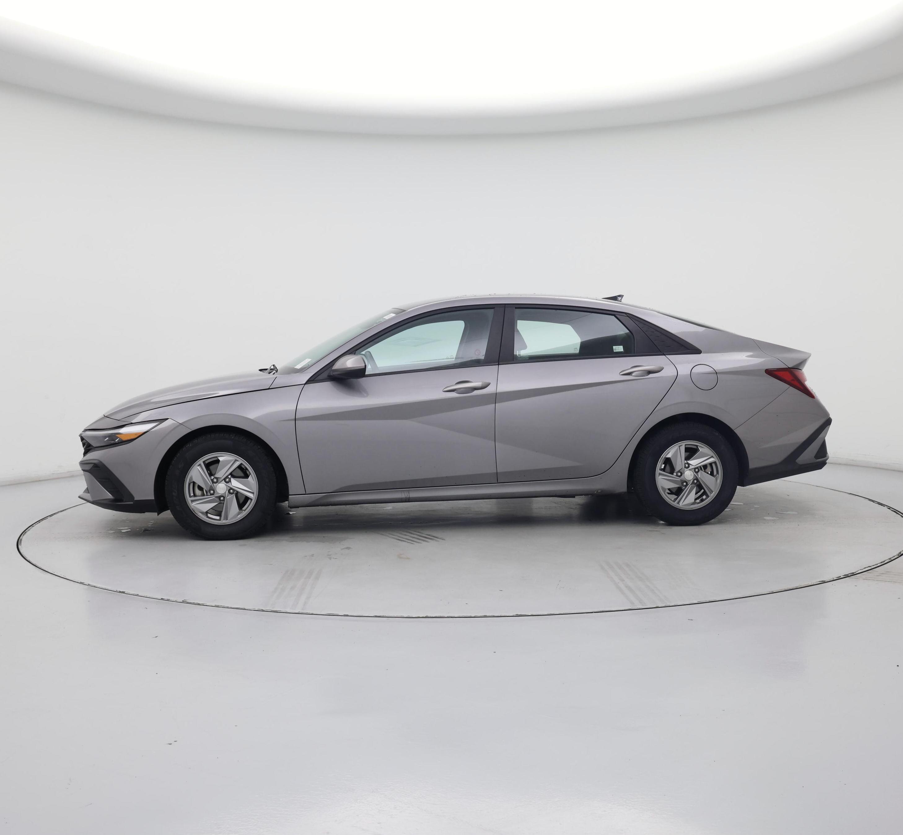 Thumbnail: 2024 Hyundai Elantra - 3