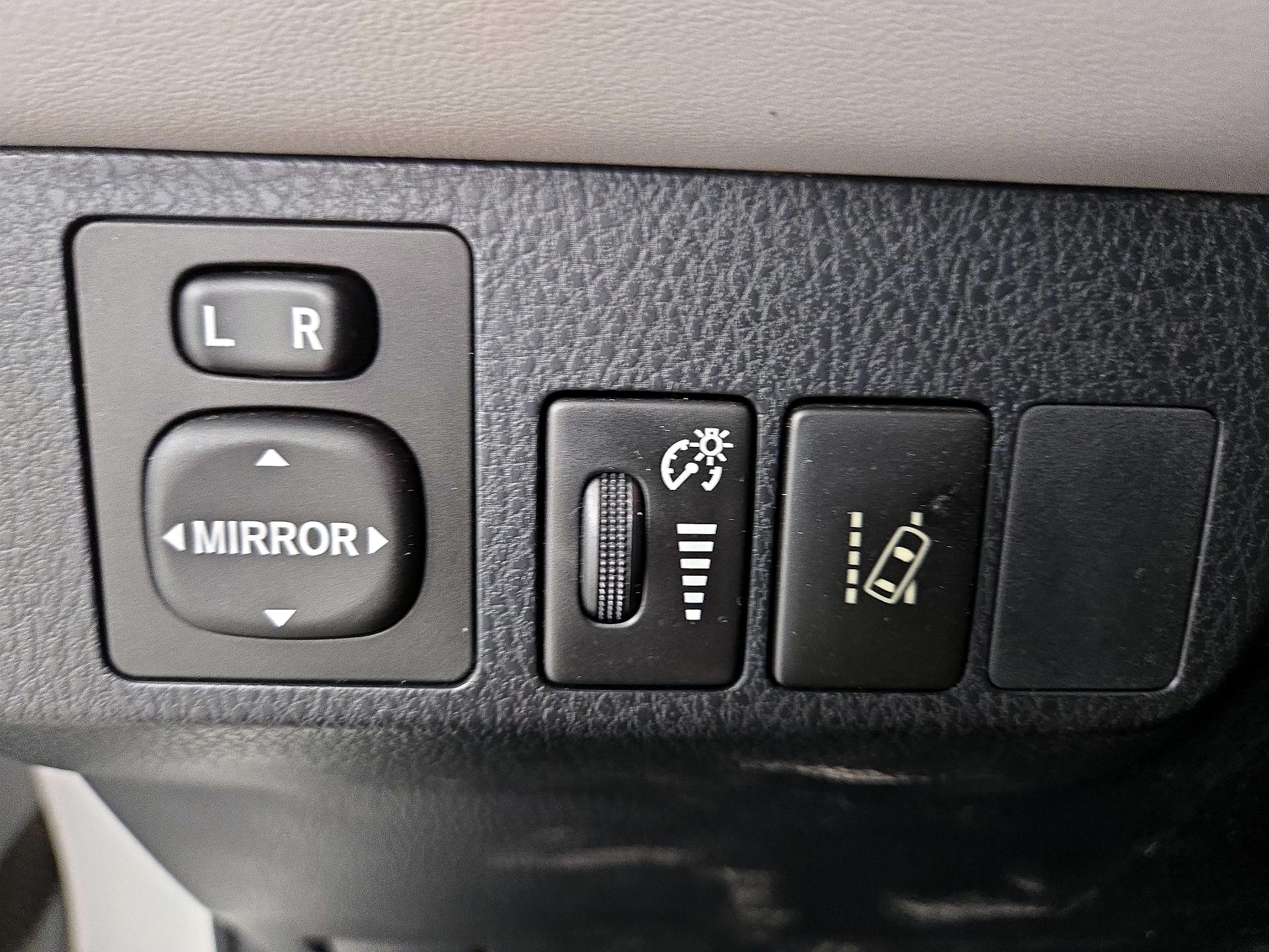 Thumbnail: 2017 Toyota RAV4 - 13