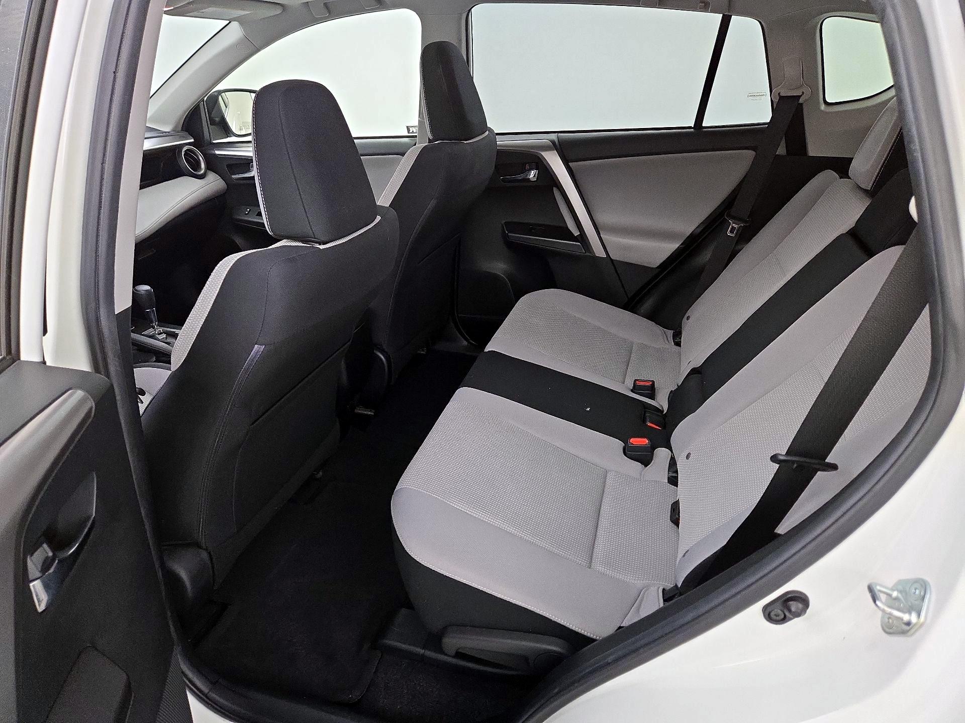 Thumbnail: 2017 Toyota RAV4 - 20