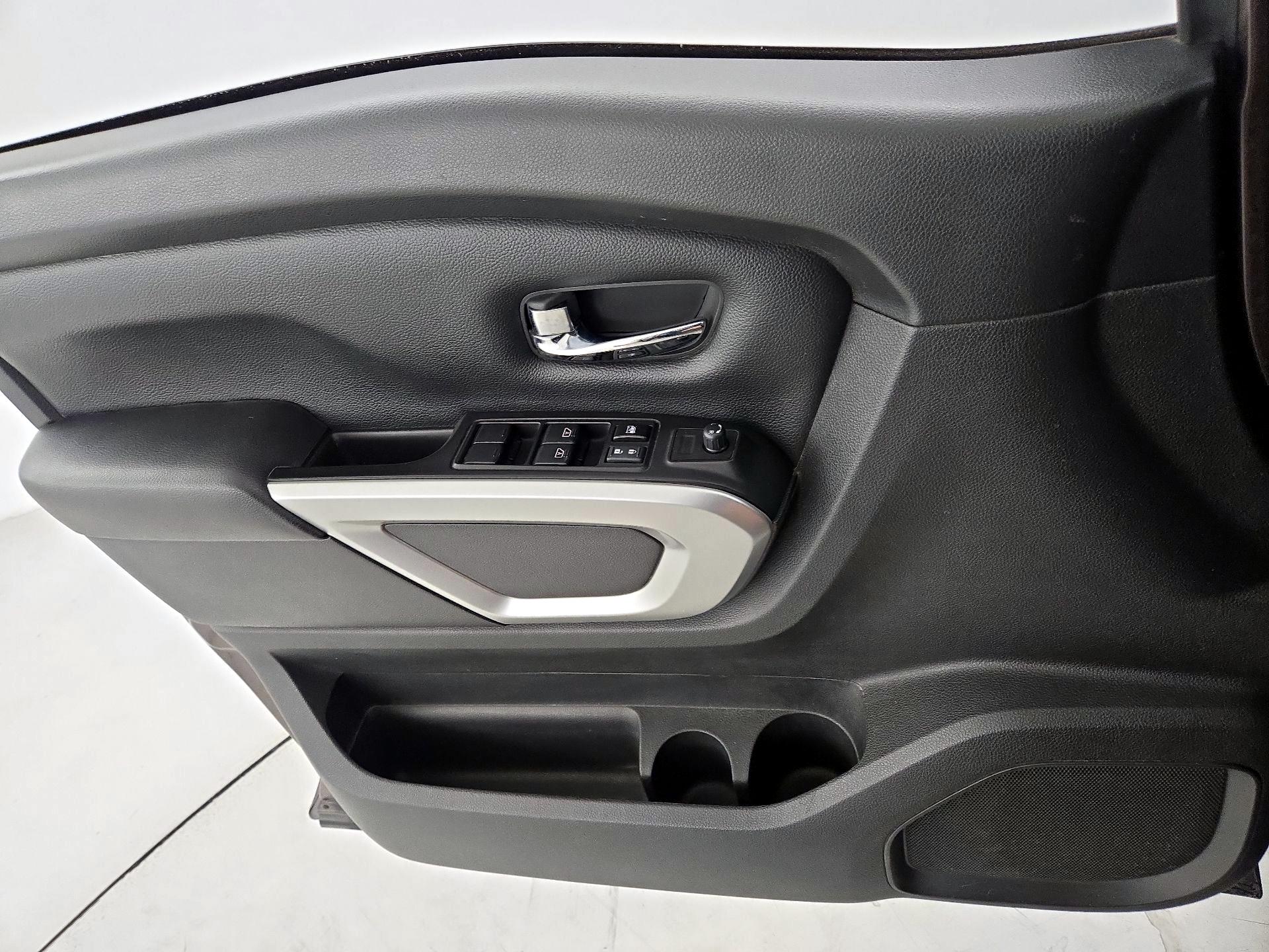 Thumbnail: 2018 Nissan Titan - 12