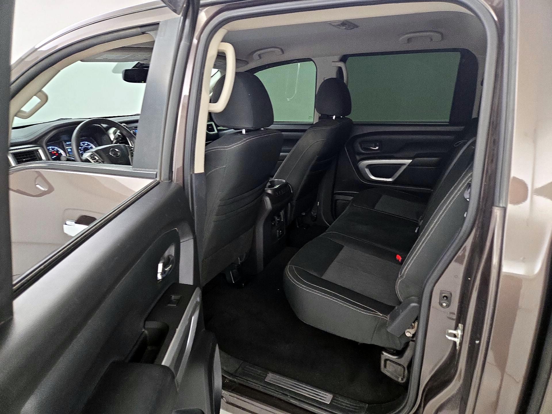 Thumbnail: 2018 Nissan Titan - 20