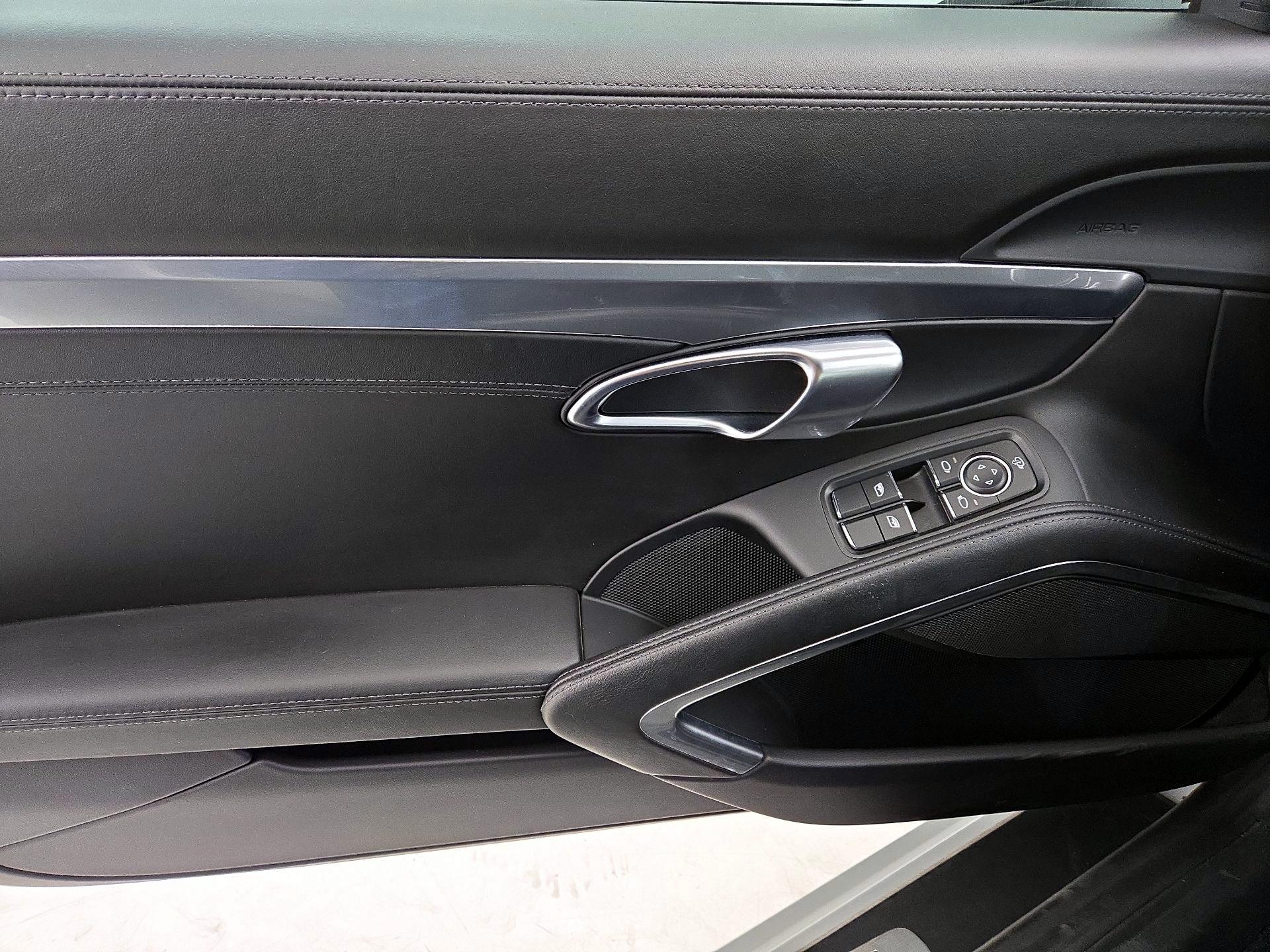 Thumbnail: 2021 Porsche 718 Boxster - 12