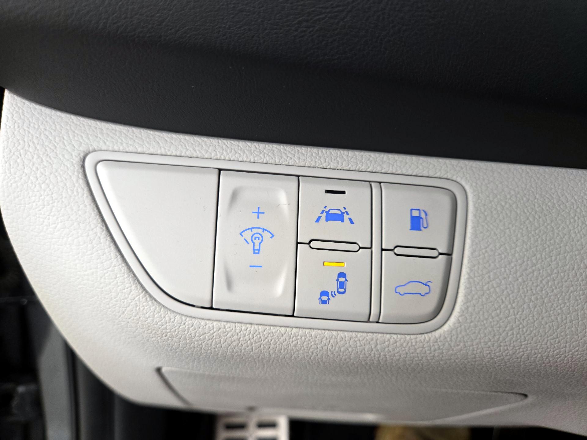 Thumbnail: 2021 Genesis G70 - 11