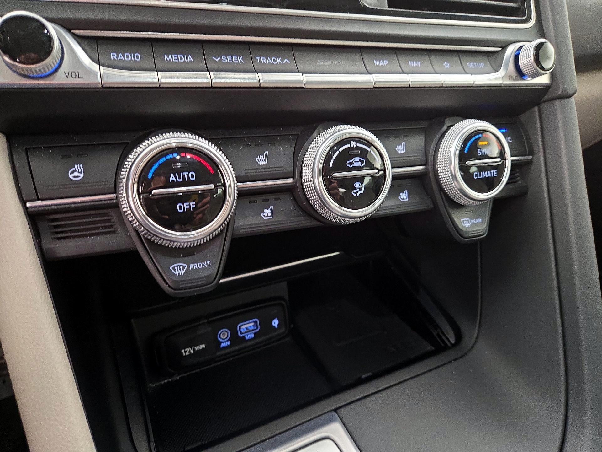 Thumbnail: 2021 Genesis G70 - 15