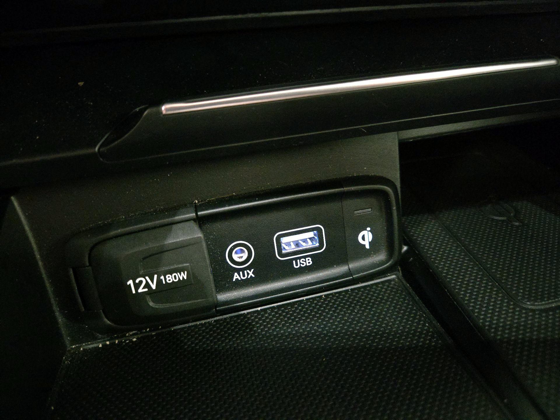 Thumbnail: 2021 Genesis G70 - 17