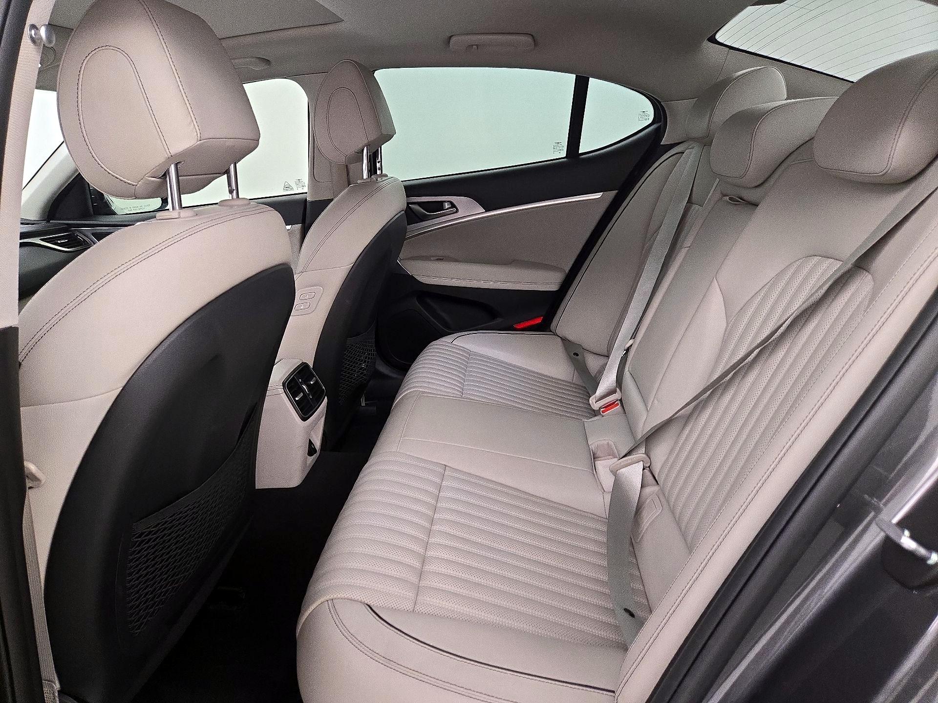 Thumbnail: 2021 Genesis G70 - 19