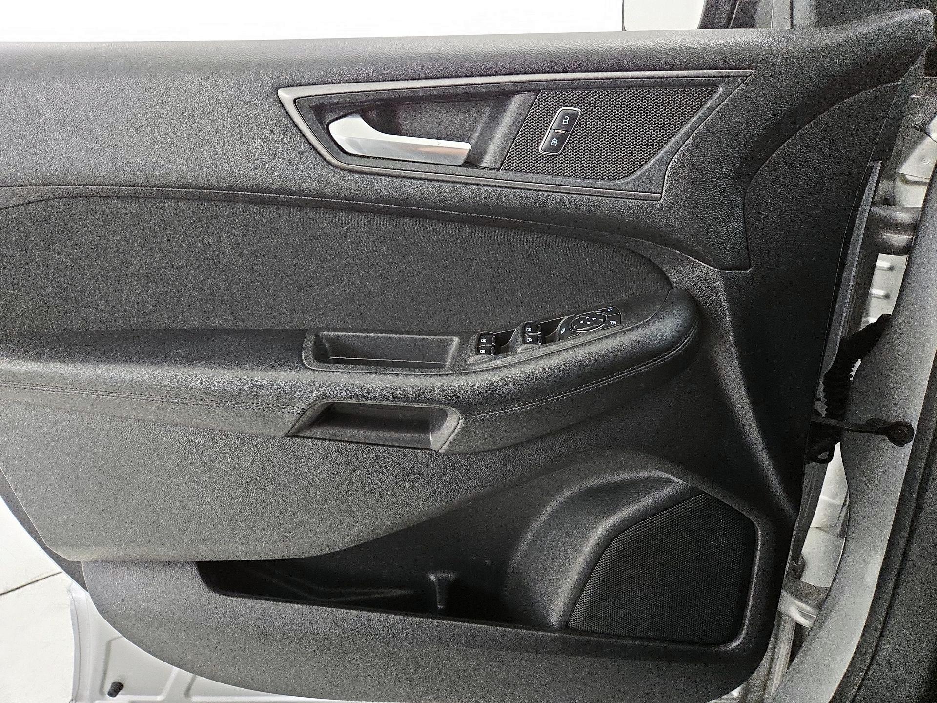 Thumbnail: 2018 Ford Edge - 12