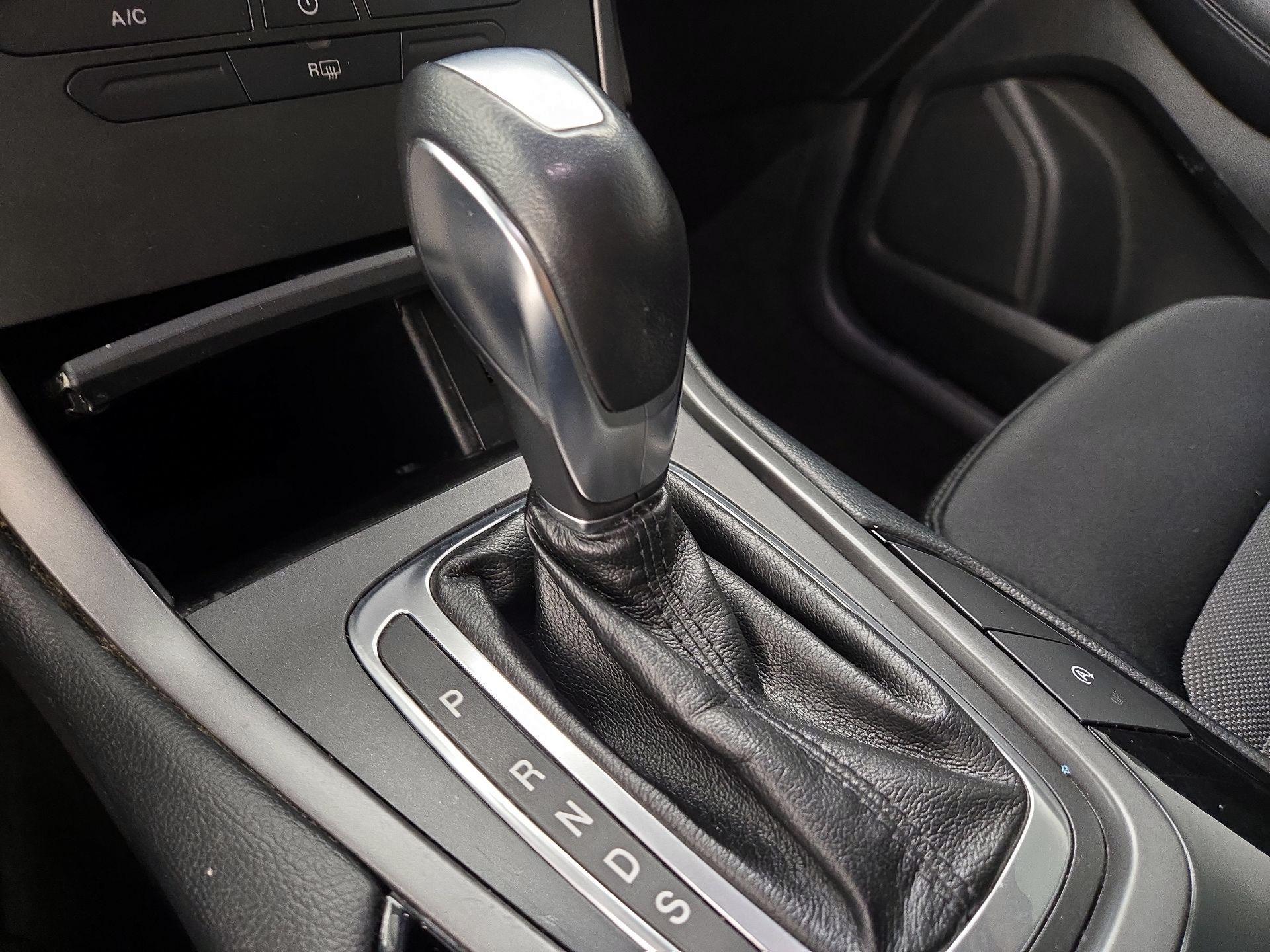 Thumbnail: 2018 Ford Edge - 17