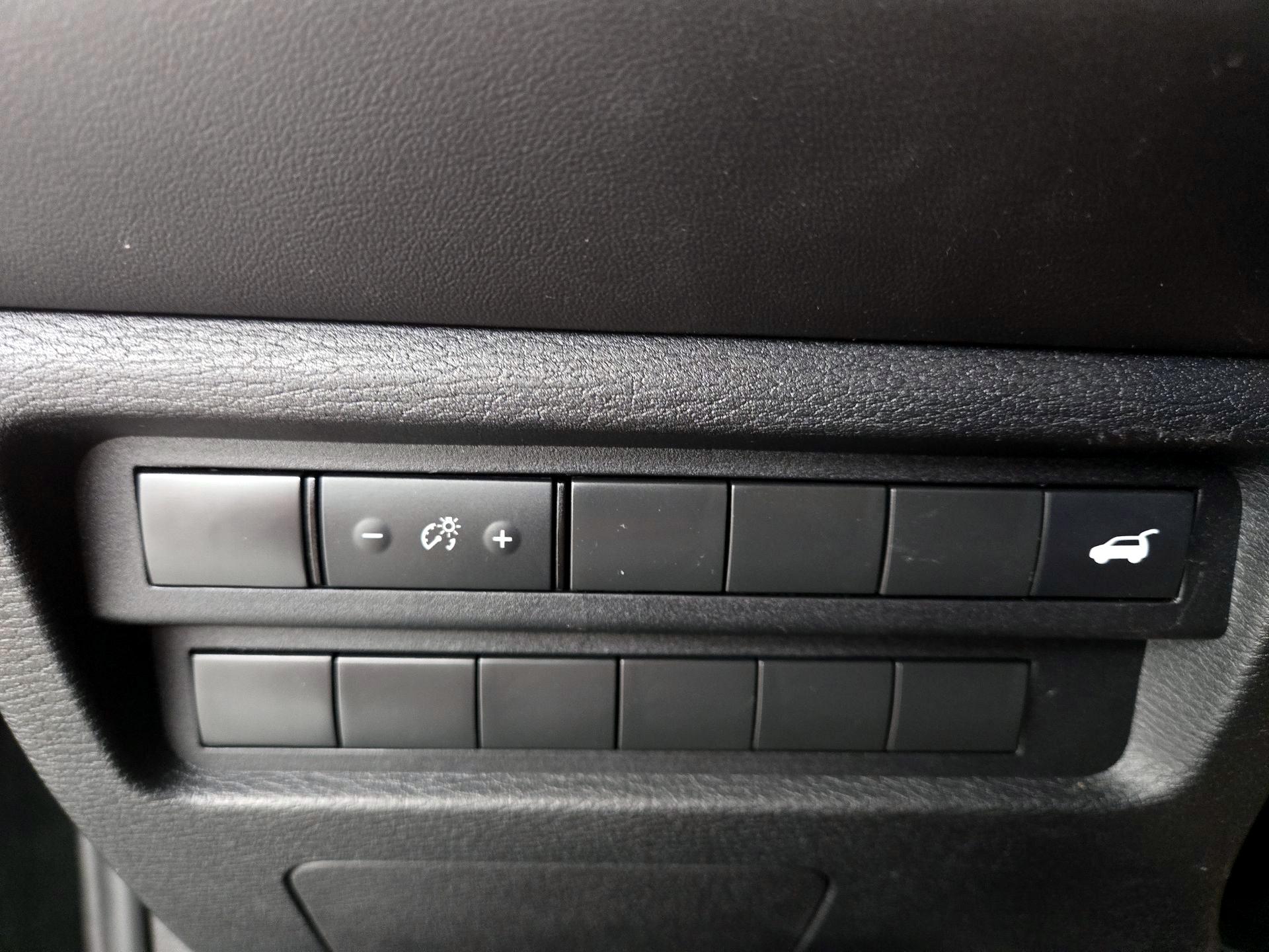 Thumbnail: 2022 Mitsubishi Outlander - 13